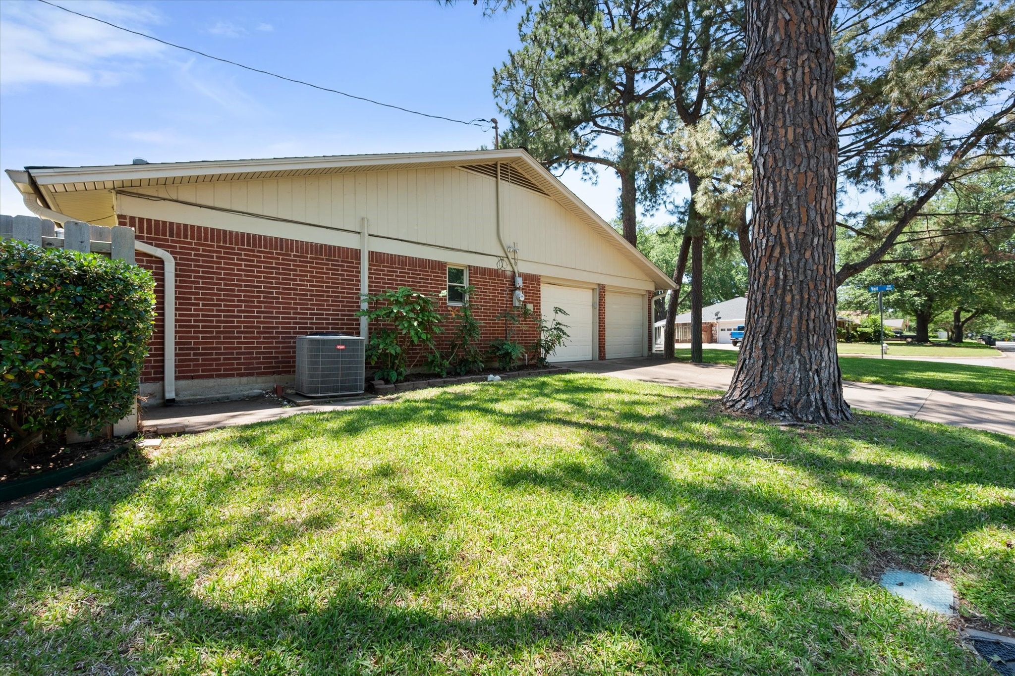 815 Vail Drive Arlington TX 76012