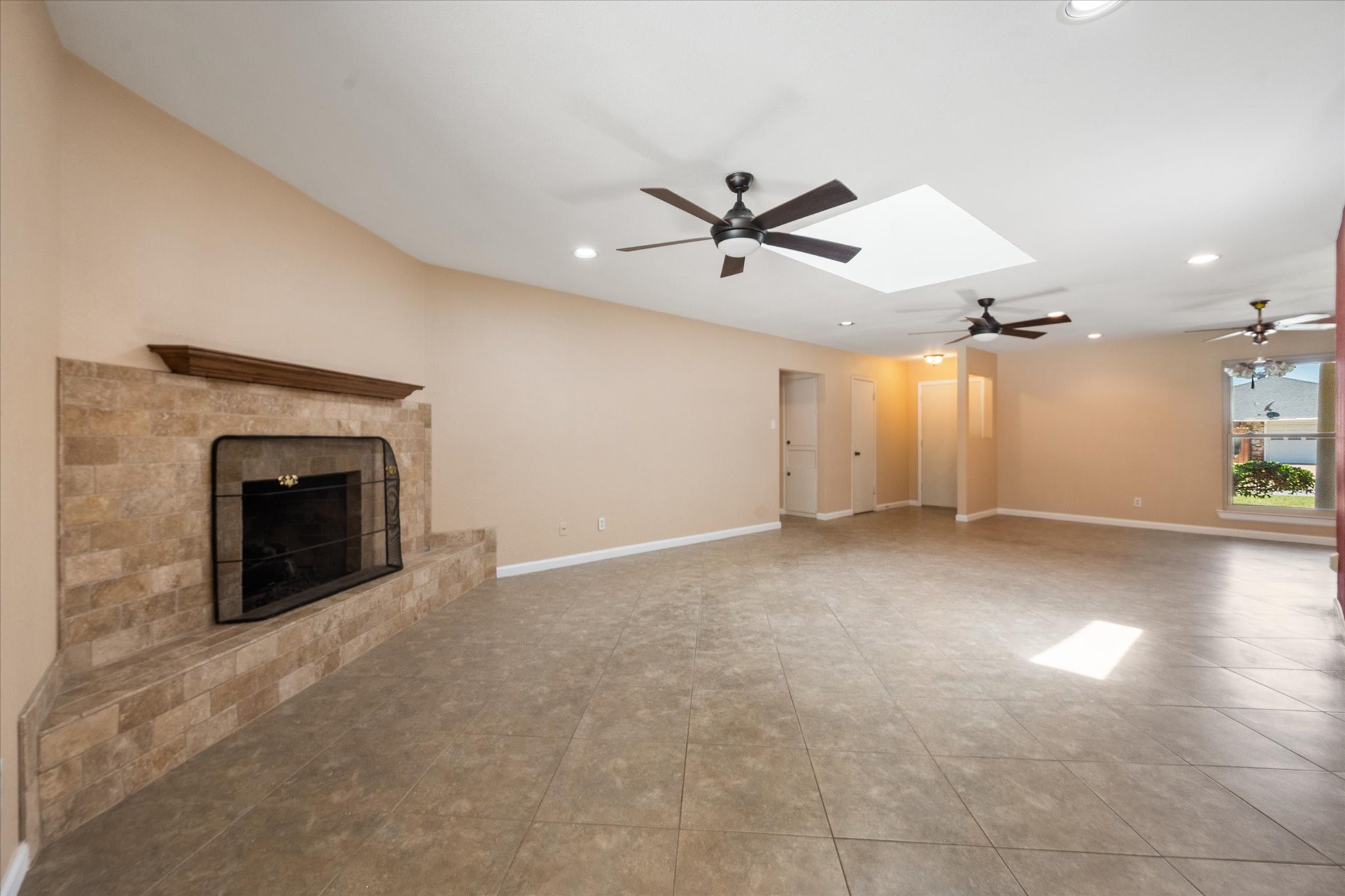 815 Vail Drive Arlington TX 76012