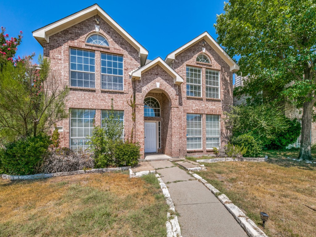 1911 Deepwood Street Mesquite TX 75181