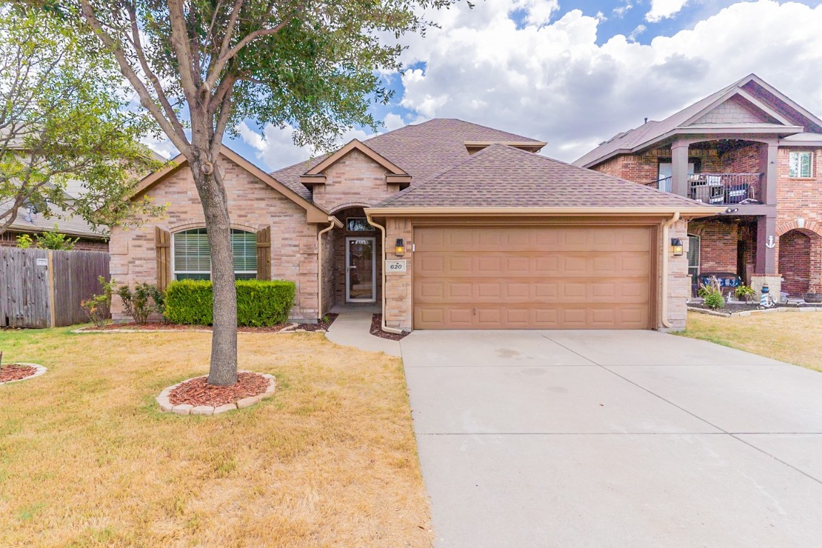 620 Hutchins Drive Crowley TX 76036