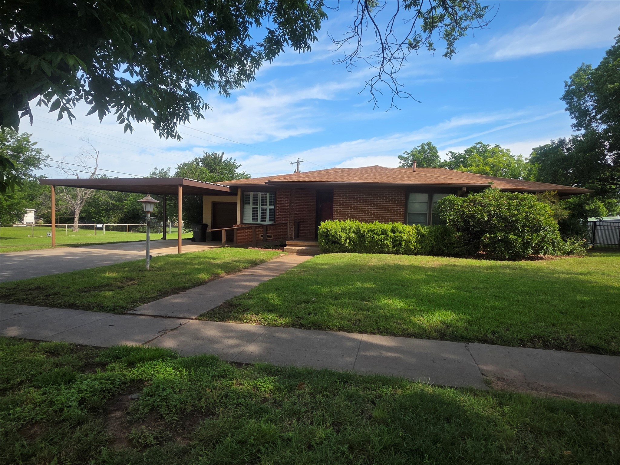 1213 Hillcrest Drive Graham TX 76450