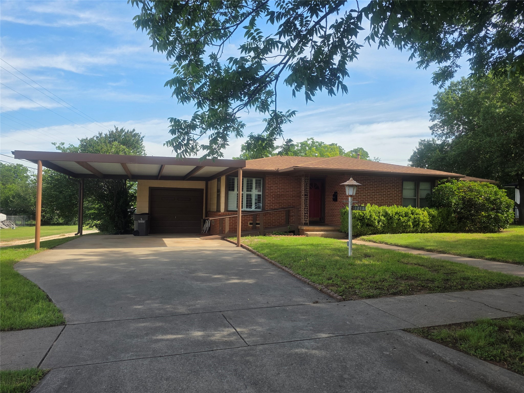 1213 Hillcrest Drive Graham TX 76450