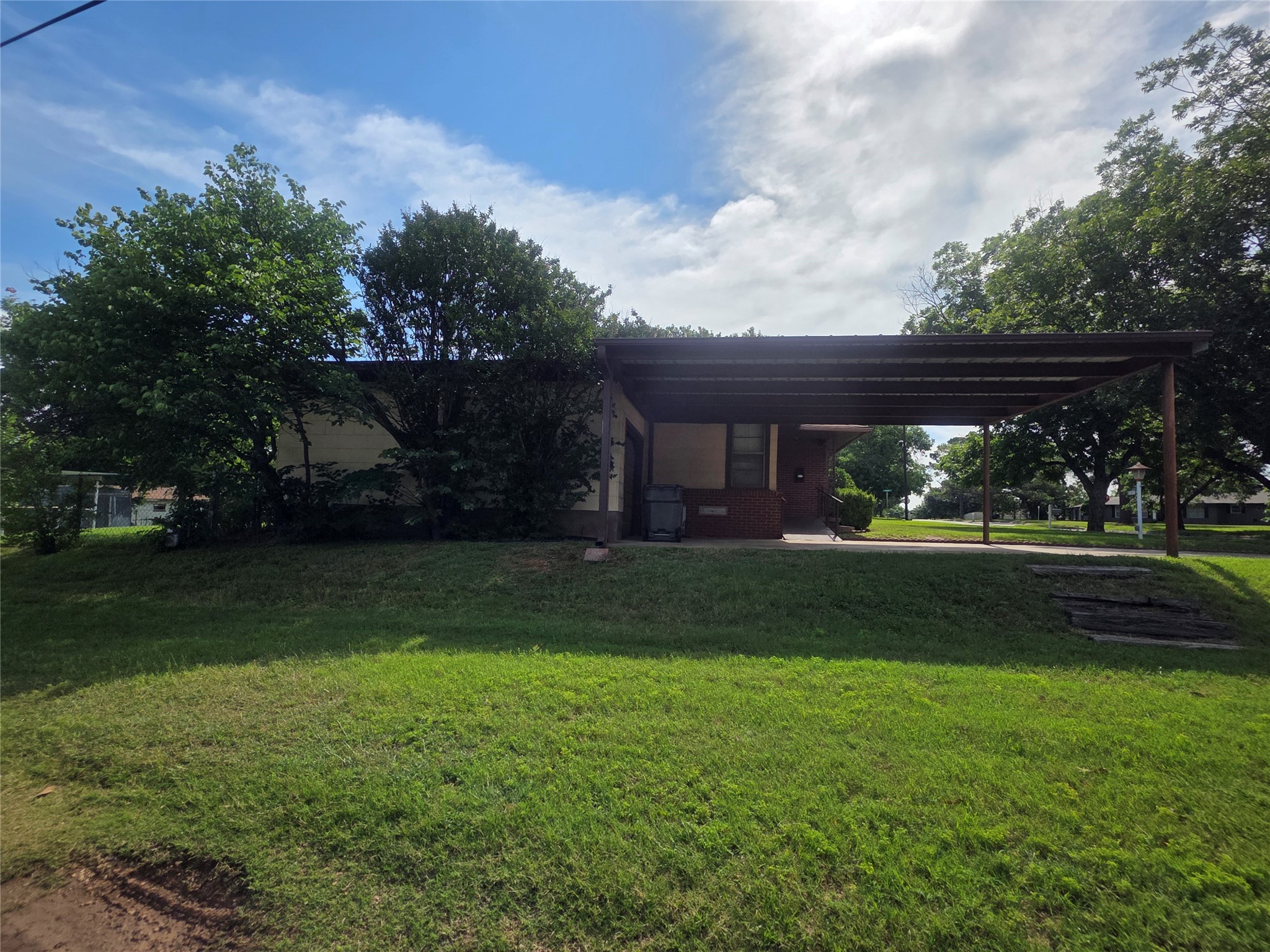 1213 Hillcrest Drive Graham TX 76450
