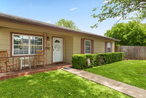 112 W Oak Street Olney TX 76374