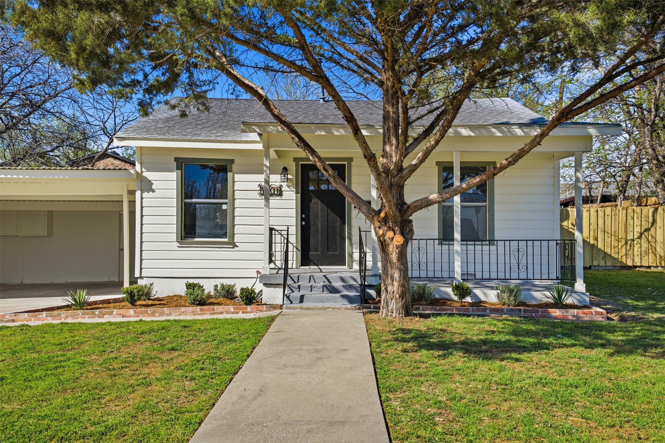 4201 Mckibben Street Haltom City TX 76117