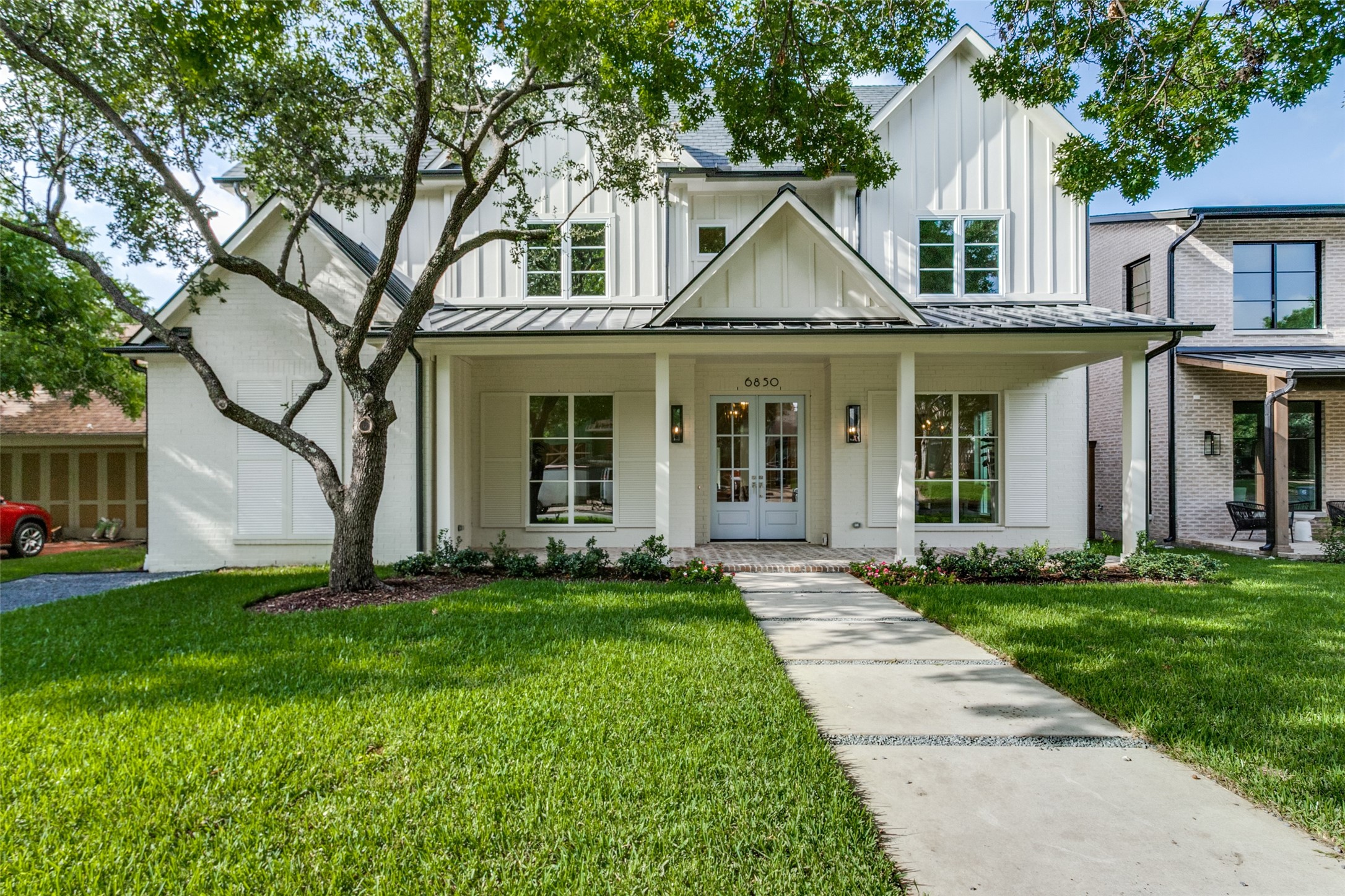 6850 Casa Loma Avenue Dallas TX 75214