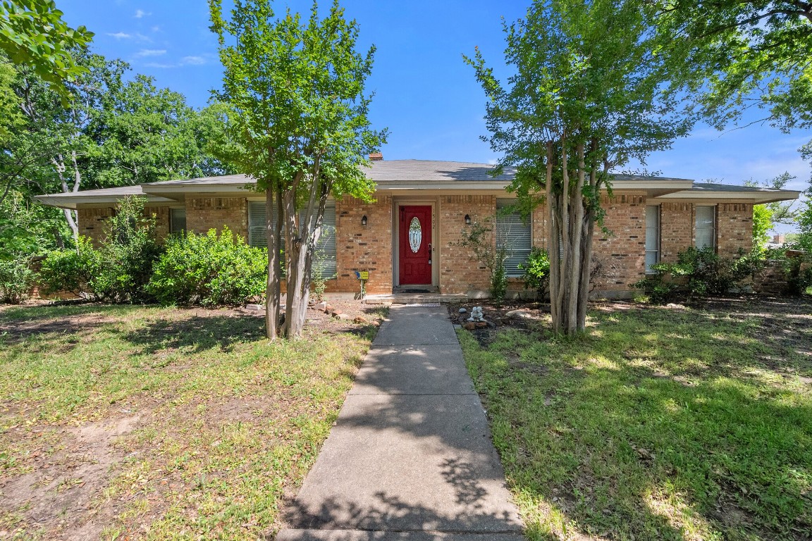 1502 Austrian Road Grand Prairie TX 75050