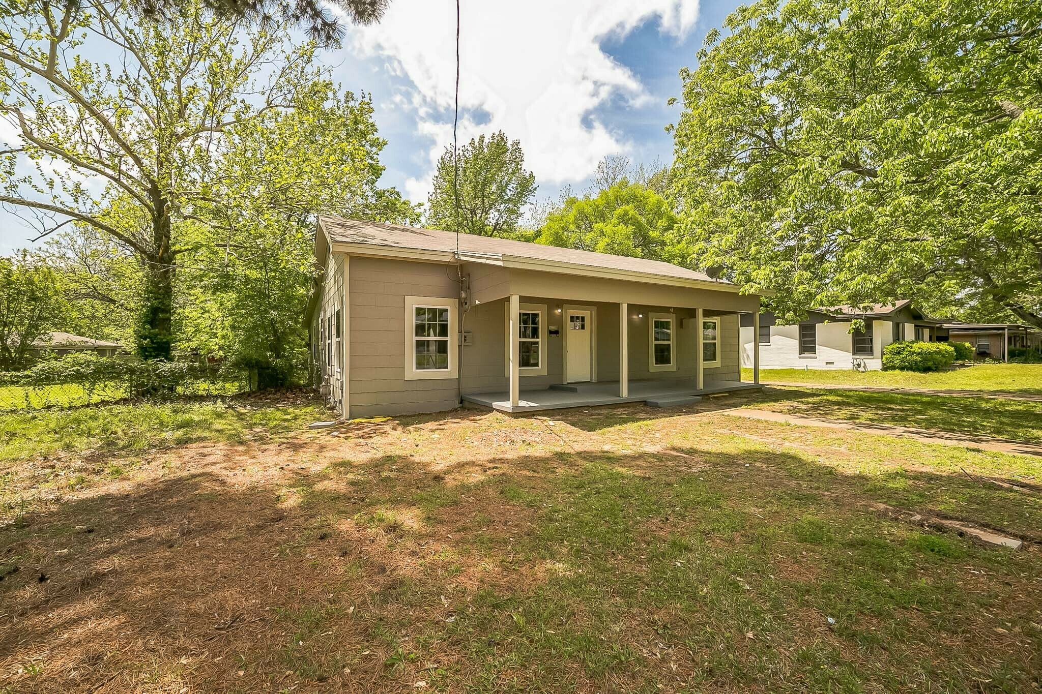2126 Cedar Street Paris TX 75460