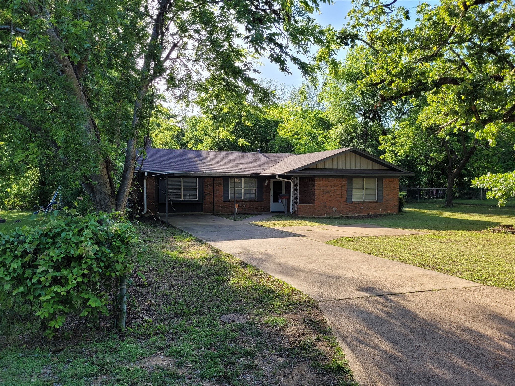 410 SW 22nd Paris TX 75460