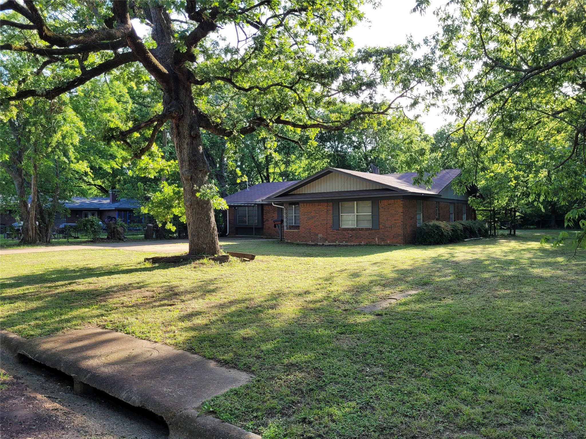 410 SW 22nd Paris TX 75460