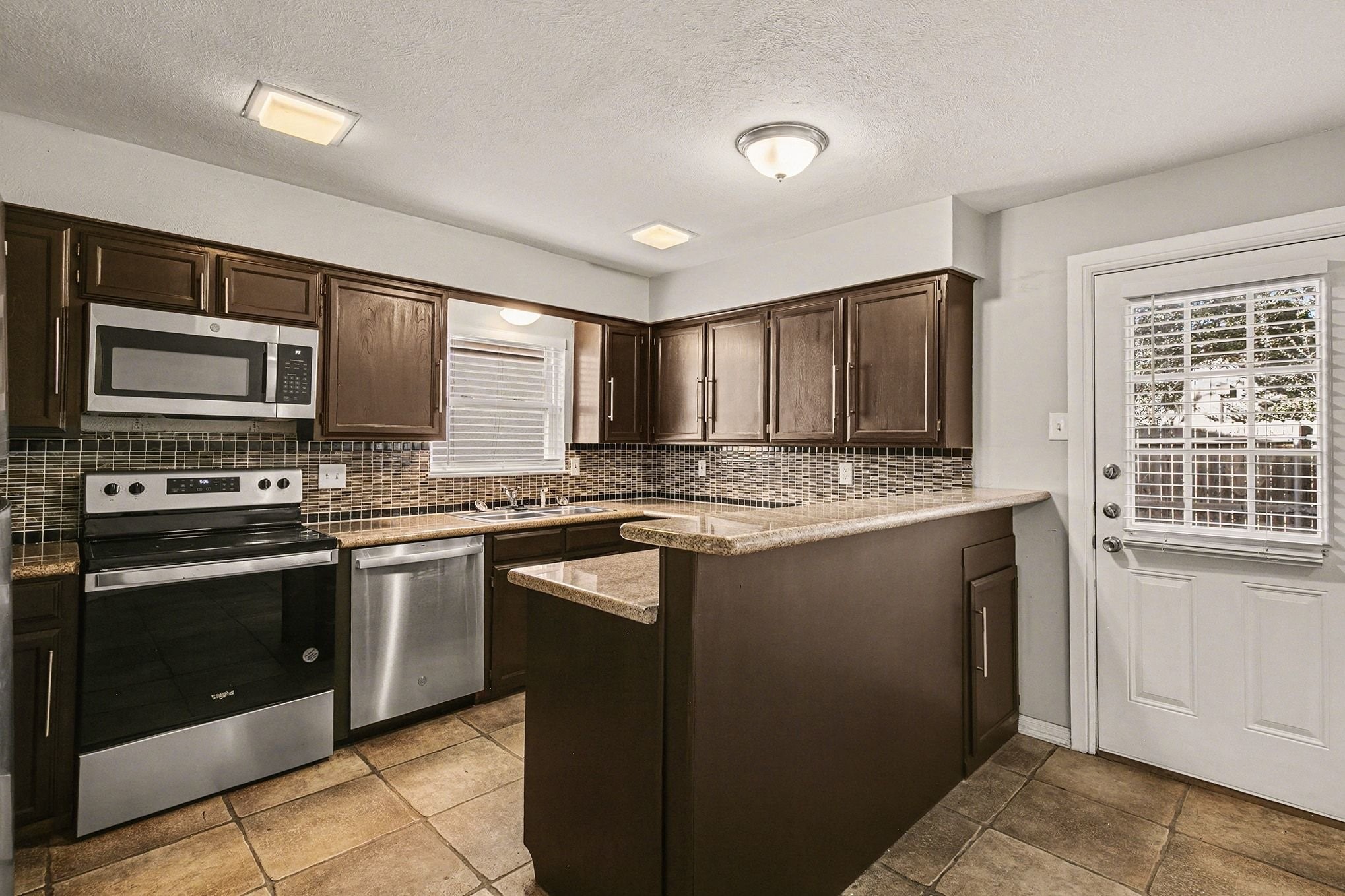 1606 Hawthorne Drive Arlington TX 76012
