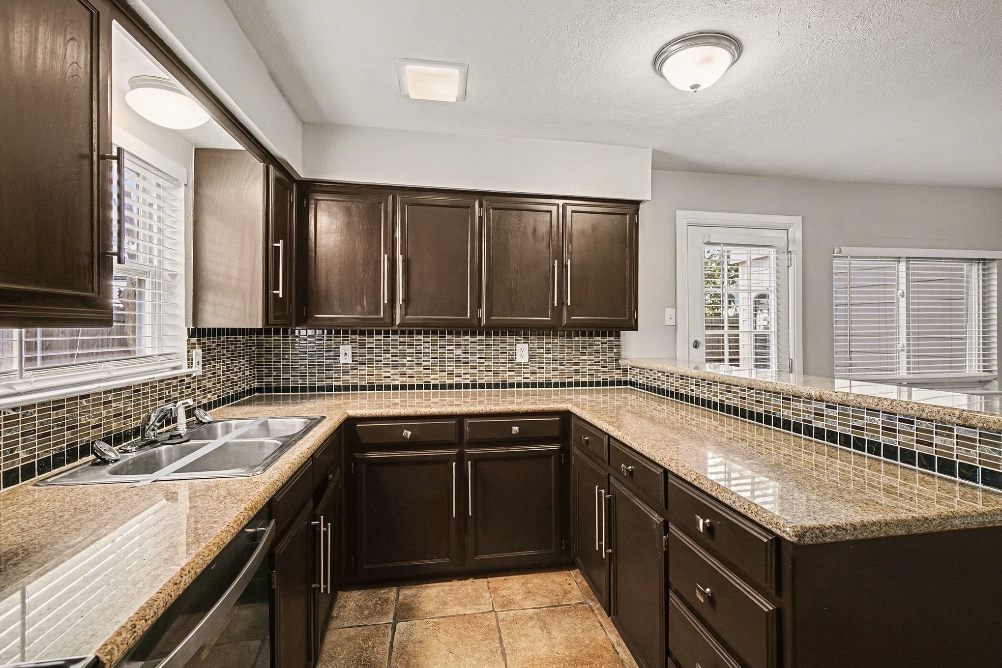 1606 Hawthorne Drive Arlington TX 76012