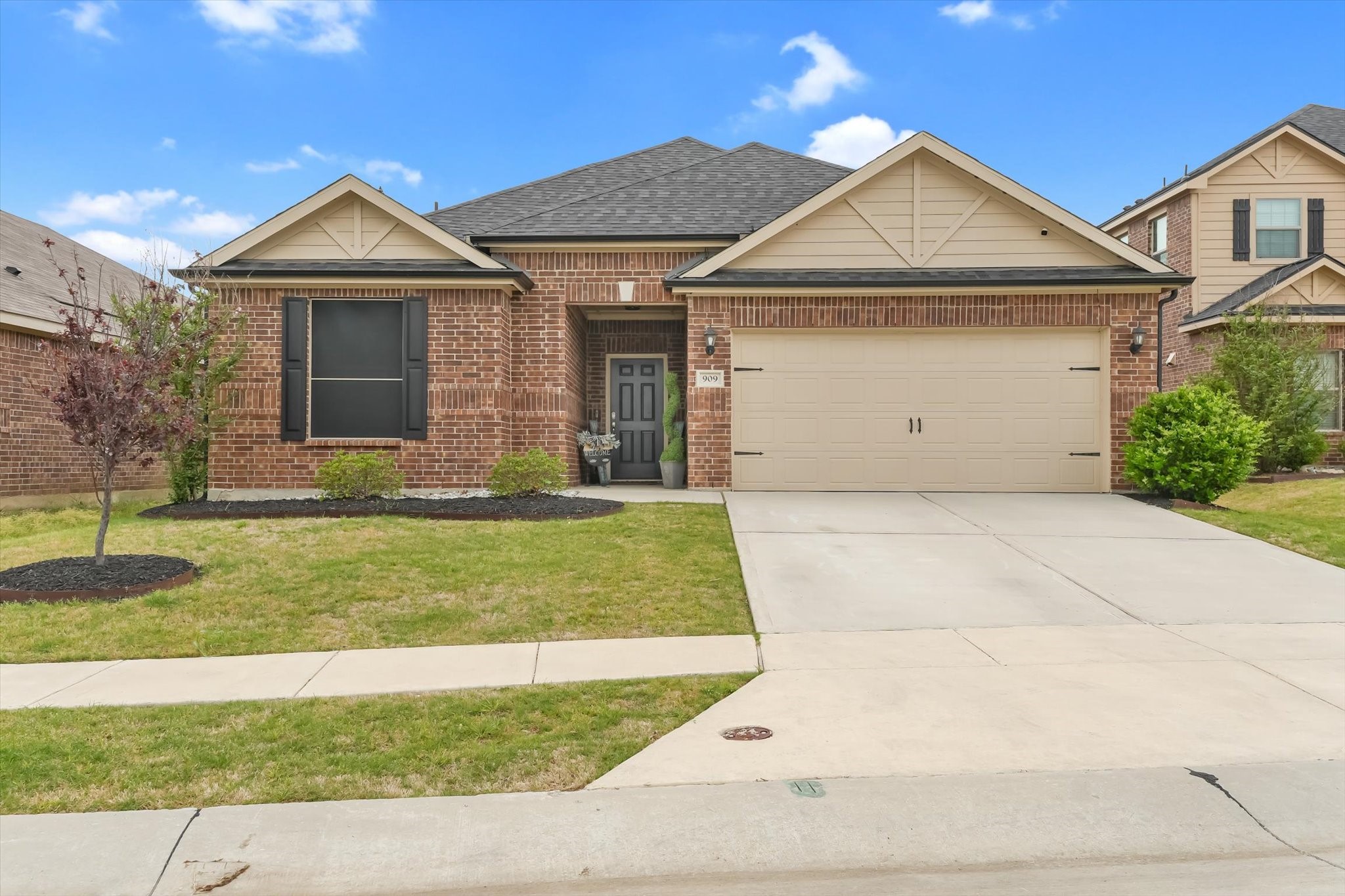 909 First Street Sanger TX 76266