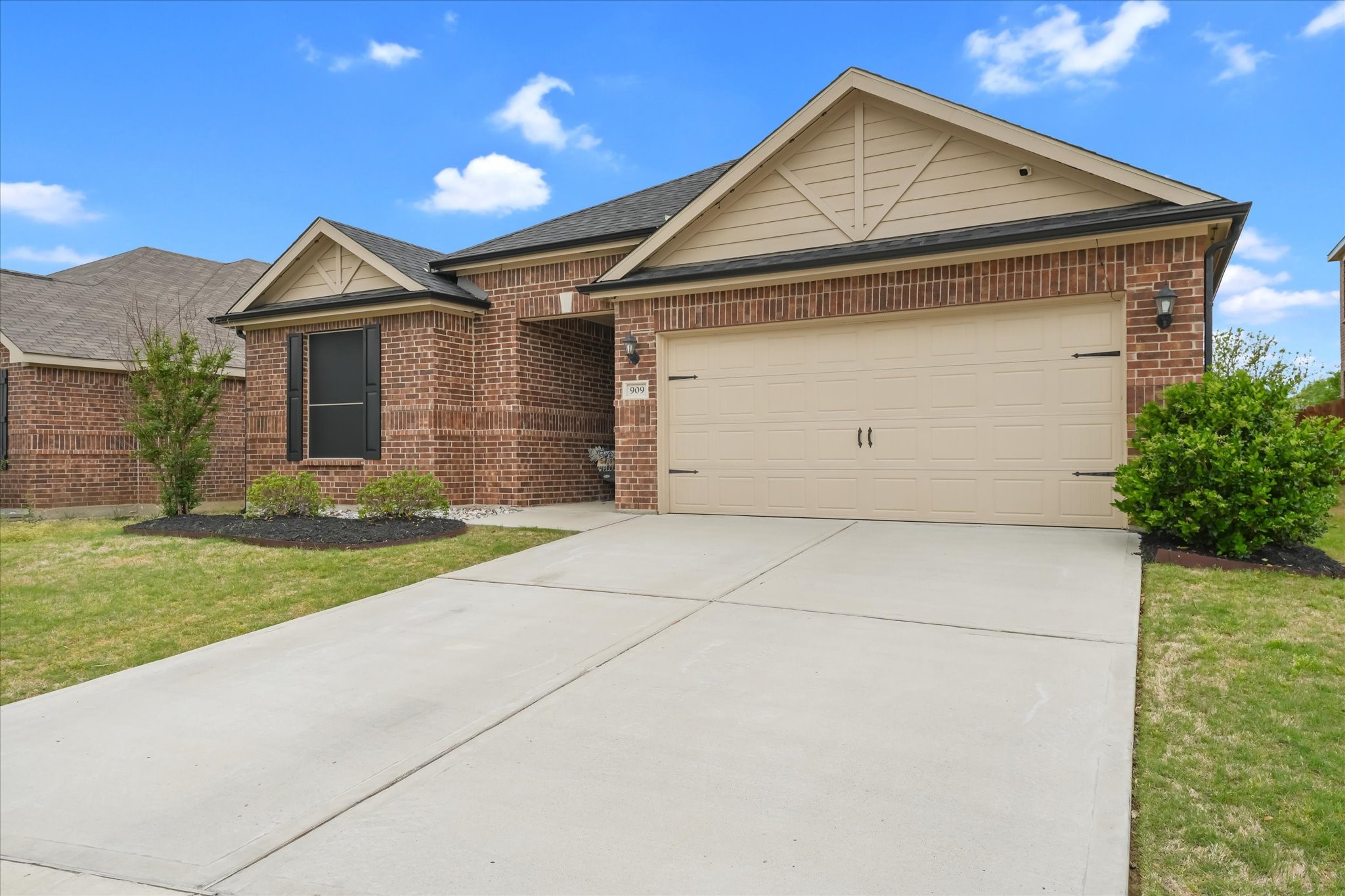 909 First Street Sanger TX 76266