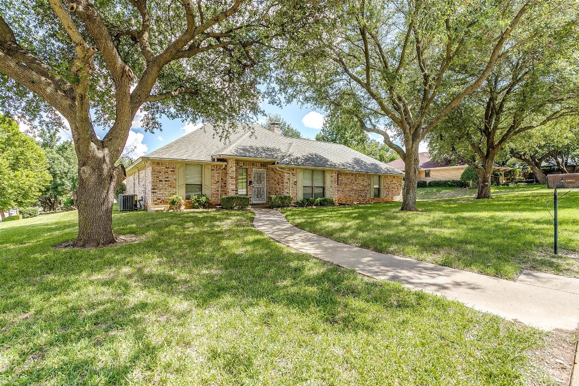 101 Red Oak Court Burleson TX 76028
