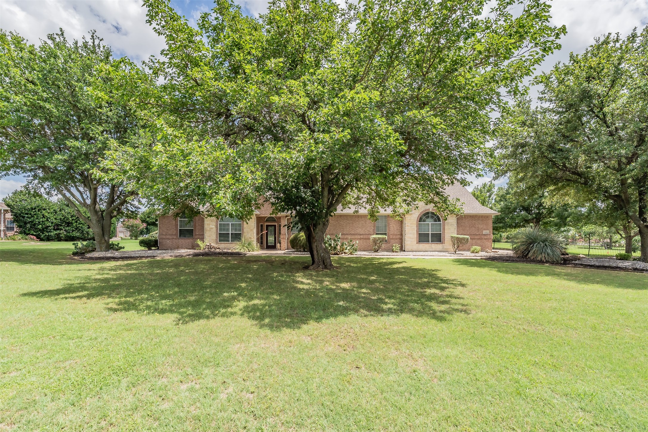 1049 Van Zandt Court Haslet TX 76052