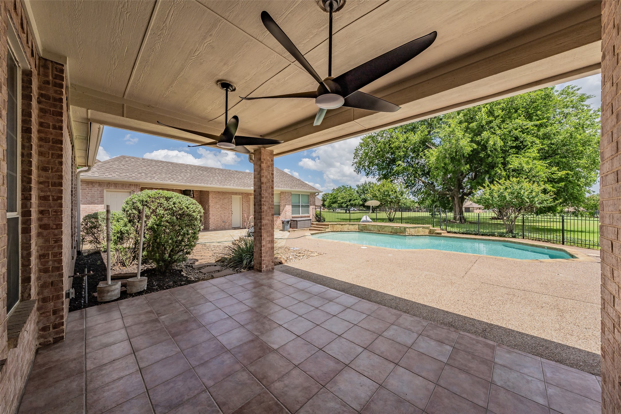 1049 Van Zandt Court Haslet TX 76052