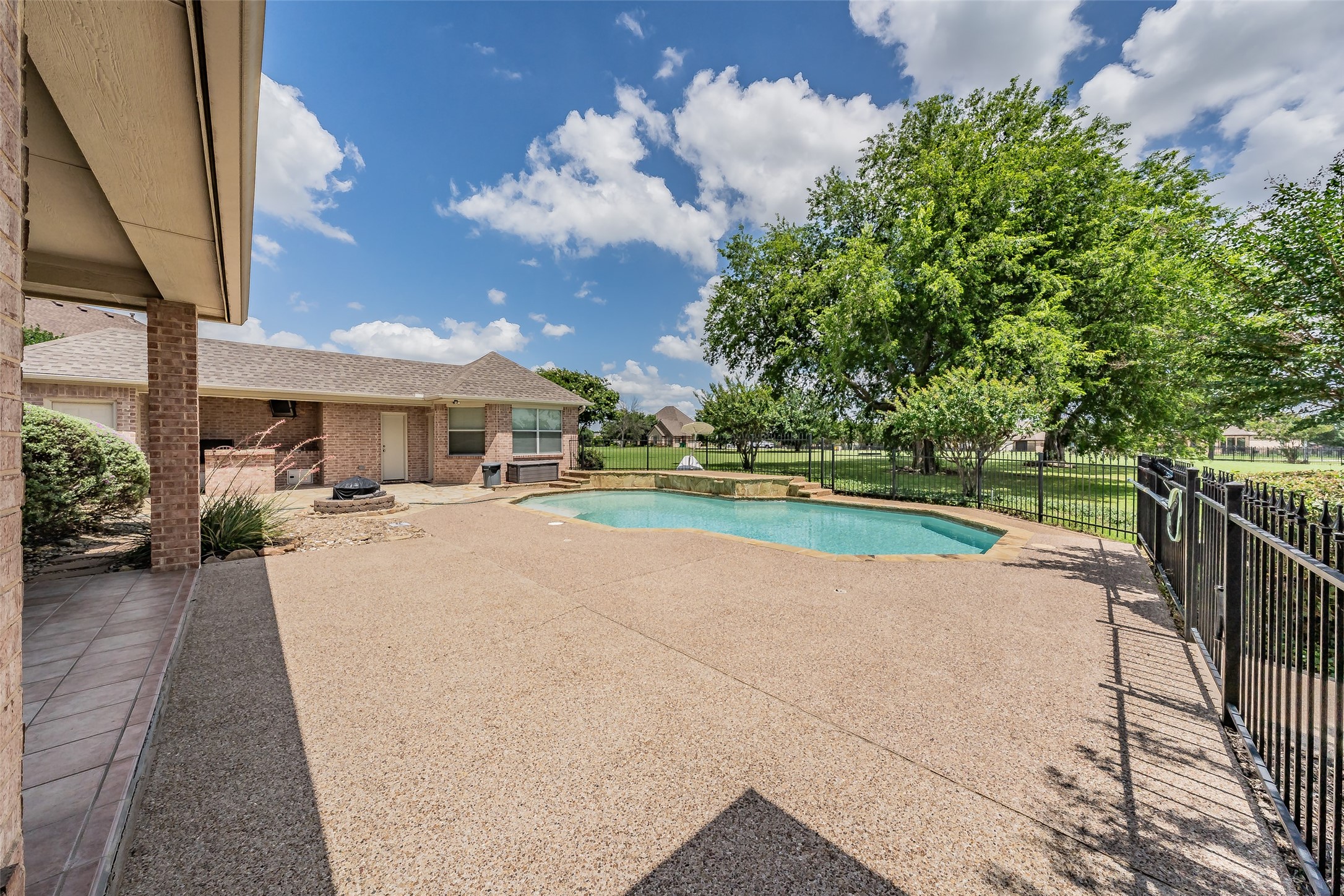 1049 Van Zandt Court Haslet TX 76052