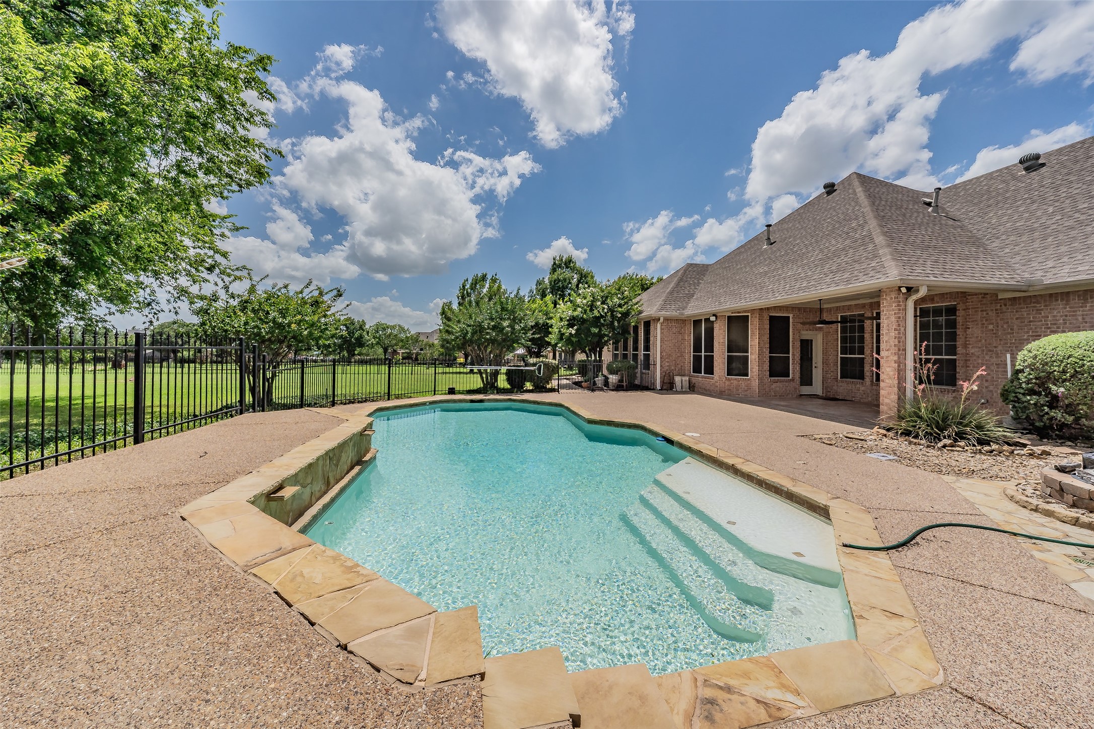 1049 Van Zandt Court Haslet TX 76052