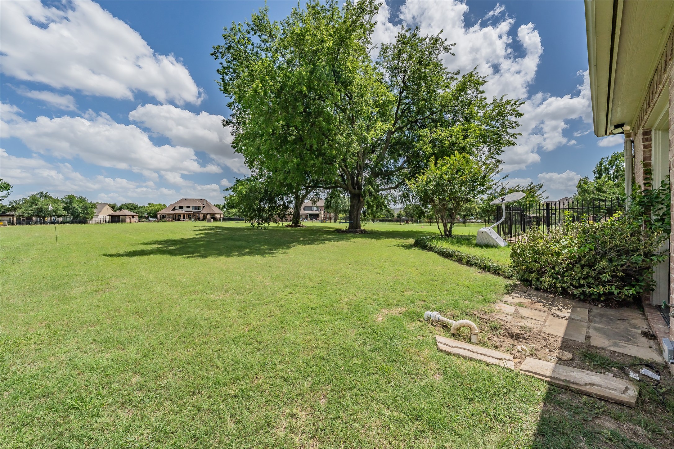 1049 Van Zandt Court Haslet TX 76052