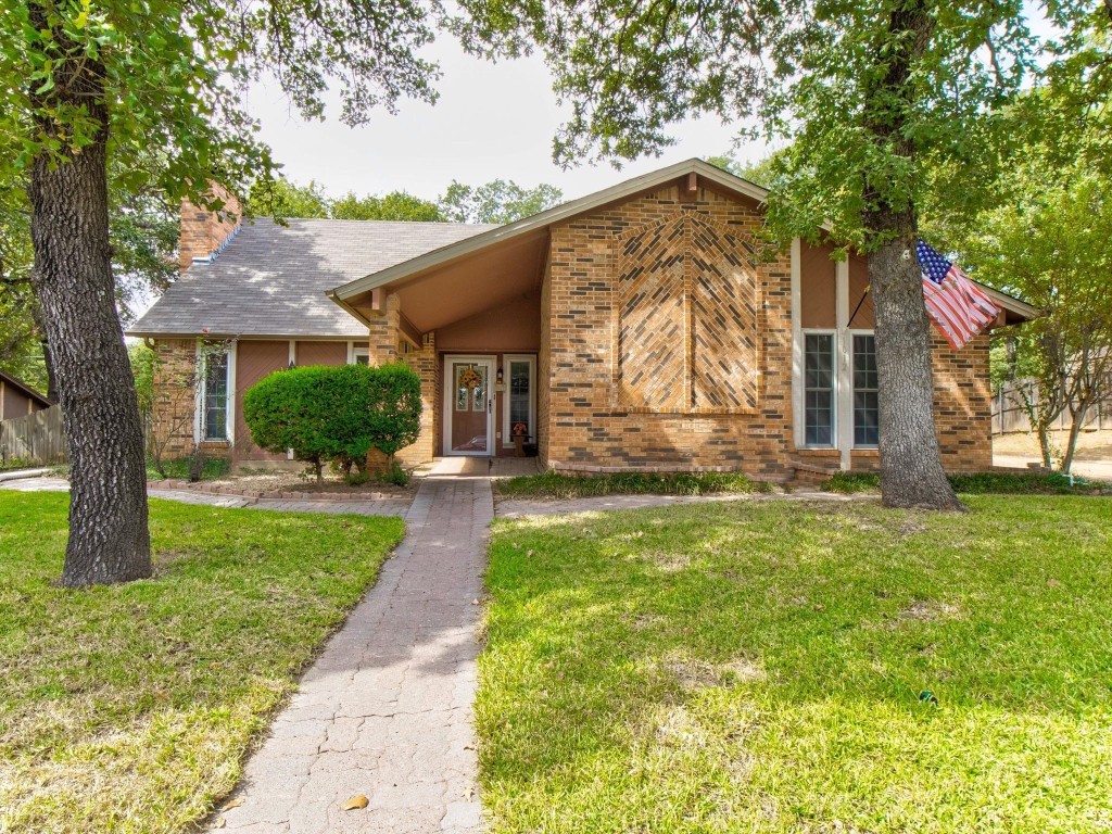 1012 Wood Ridge Drive Azle TX 76020
