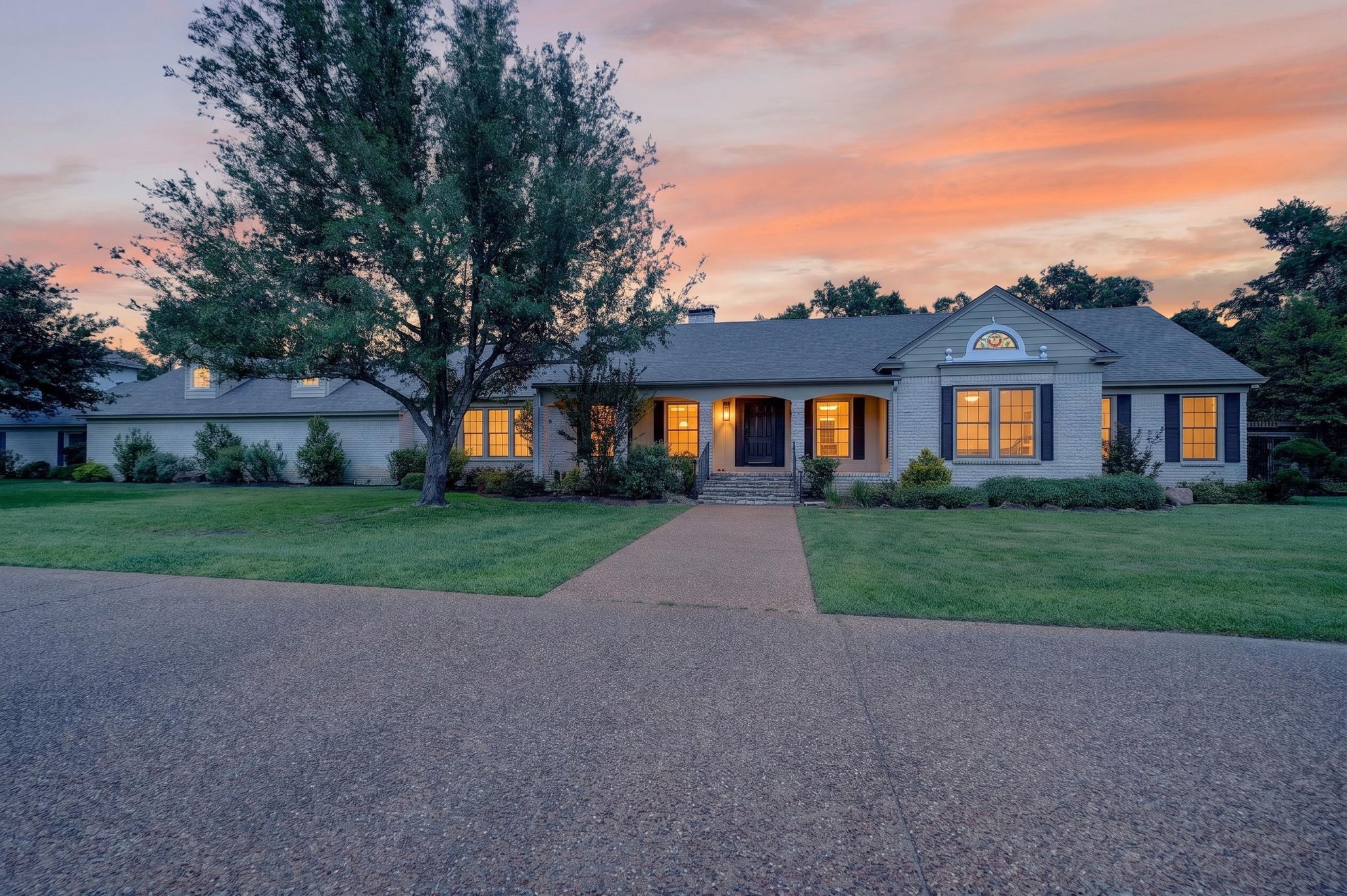 1901 Rose Point Athens TX 75752