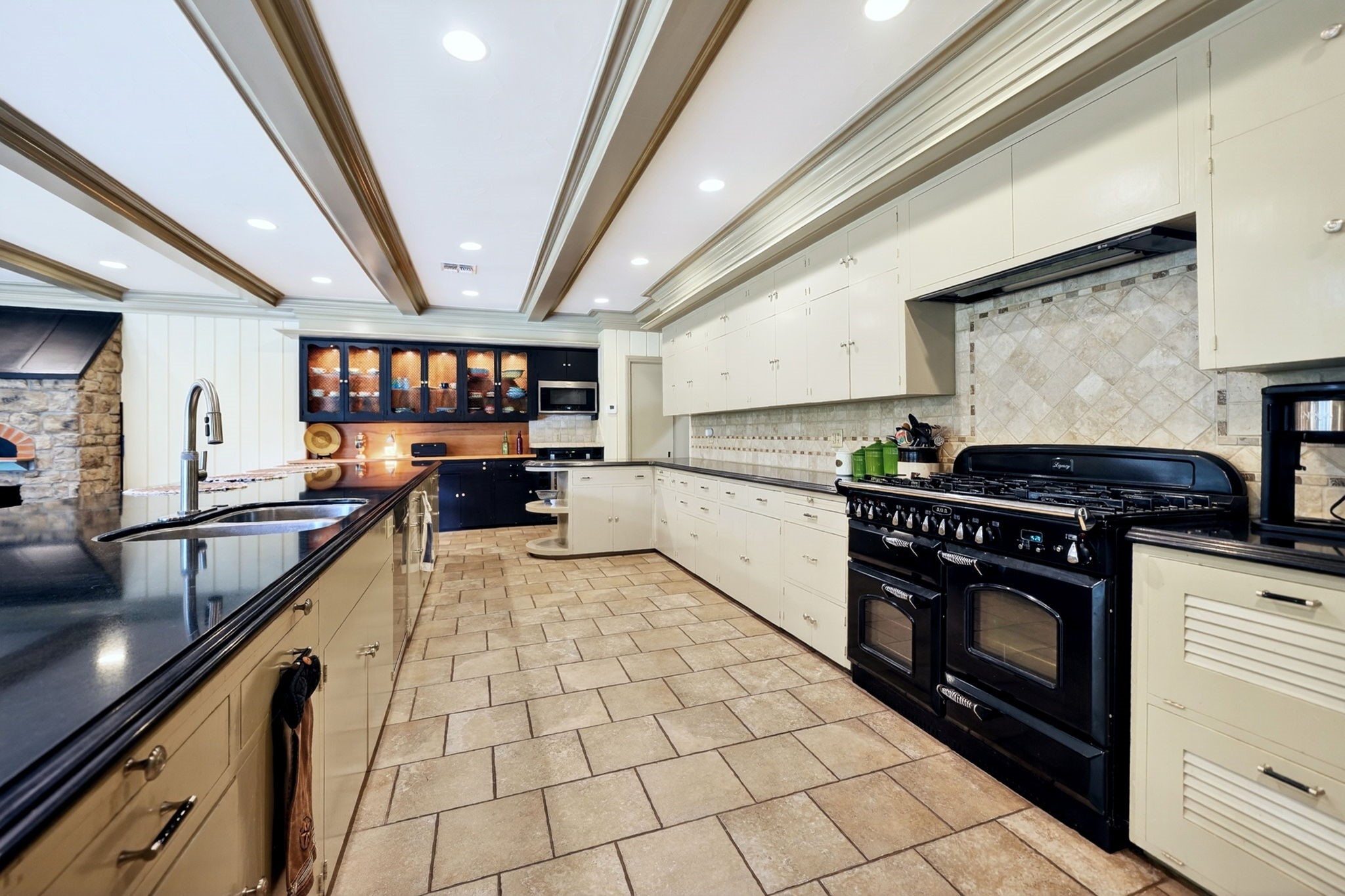 1901 Rose Point Athens TX 75752