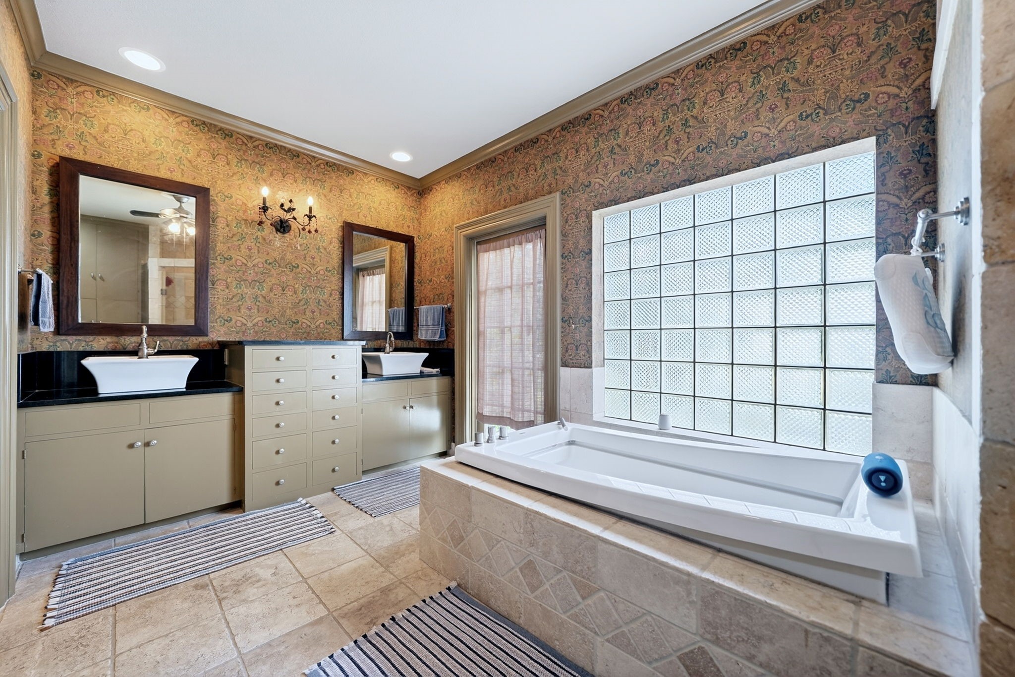 1901 Rose Point Athens TX 75752