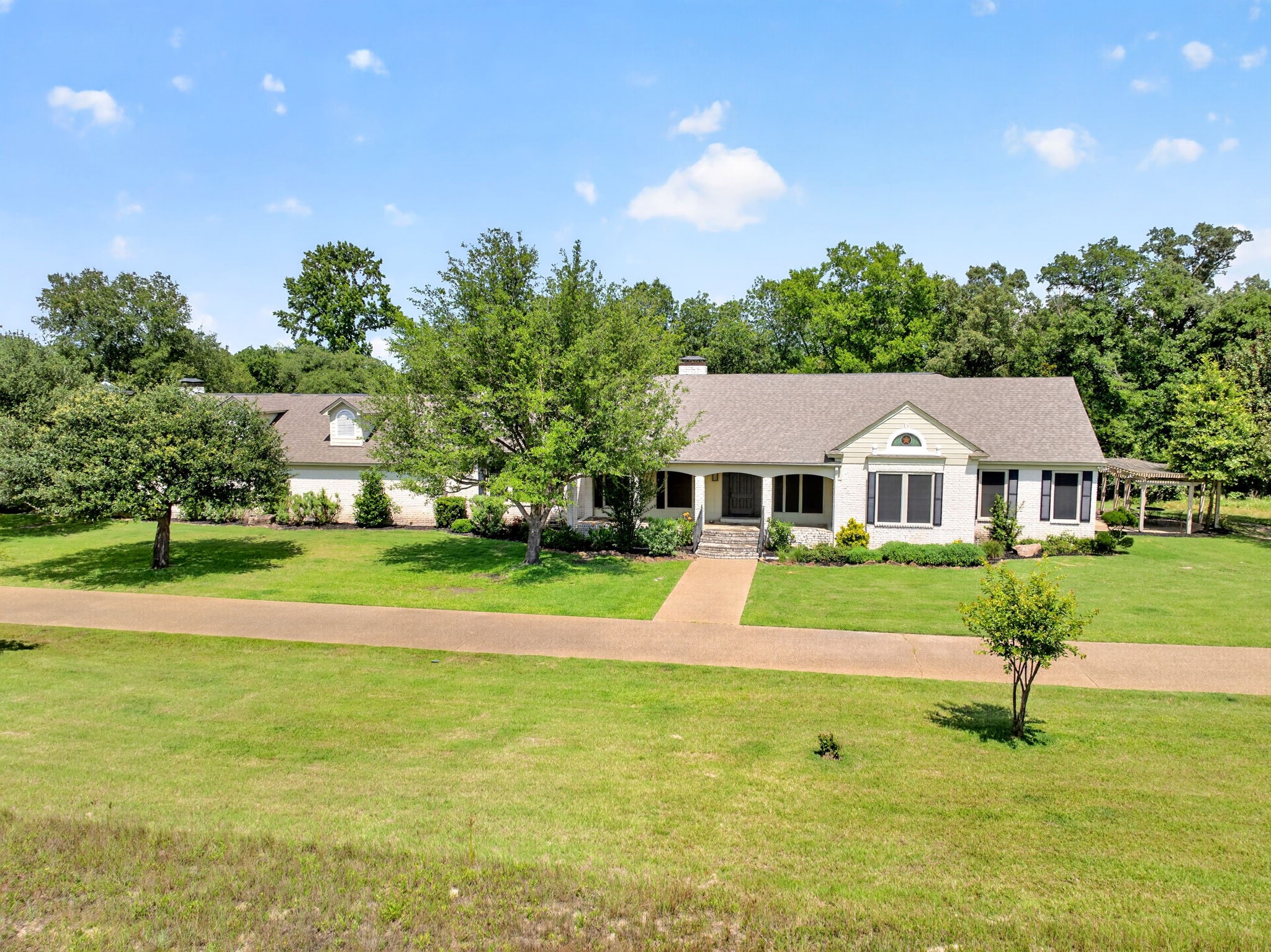 1901 Rose Point Athens TX 75752