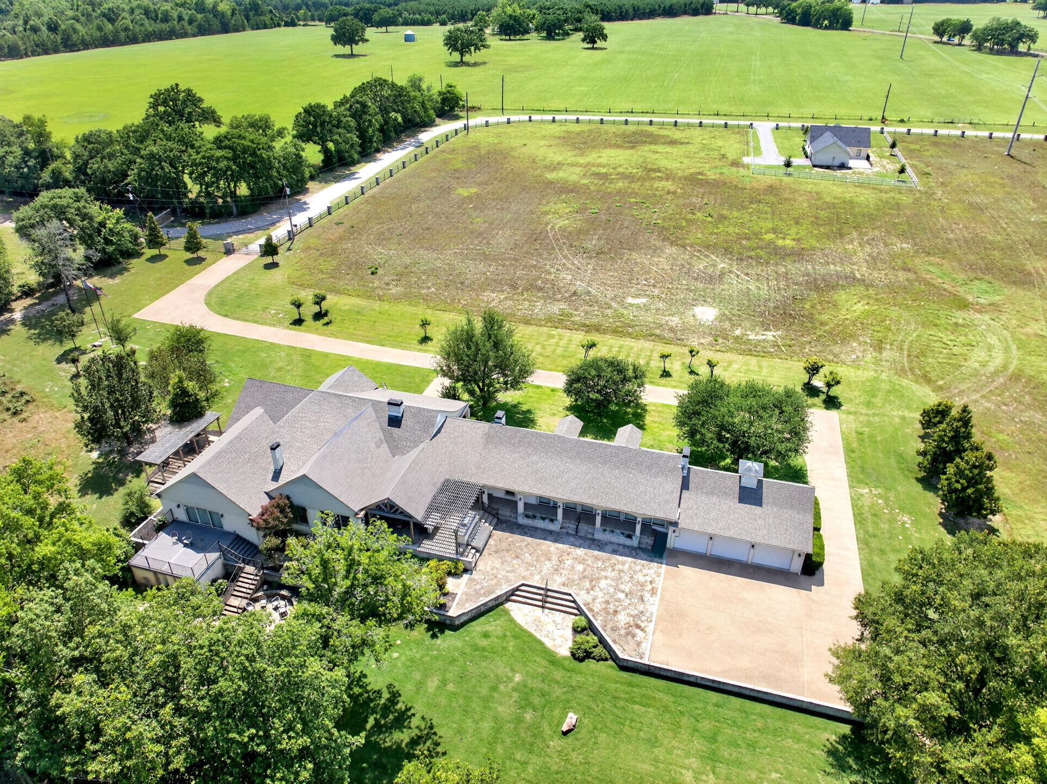 1901 Rose Point Athens TX 75752