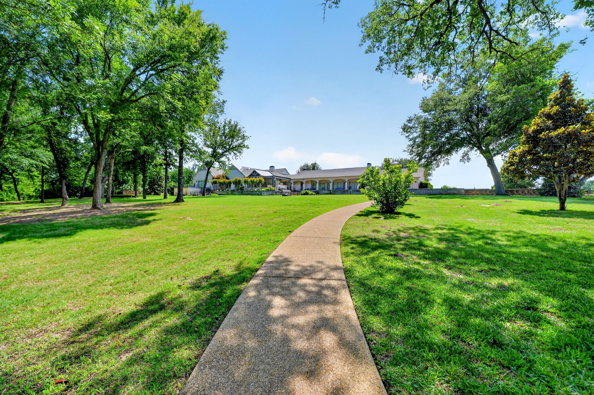 1901 Rose Point Athens TX 75752