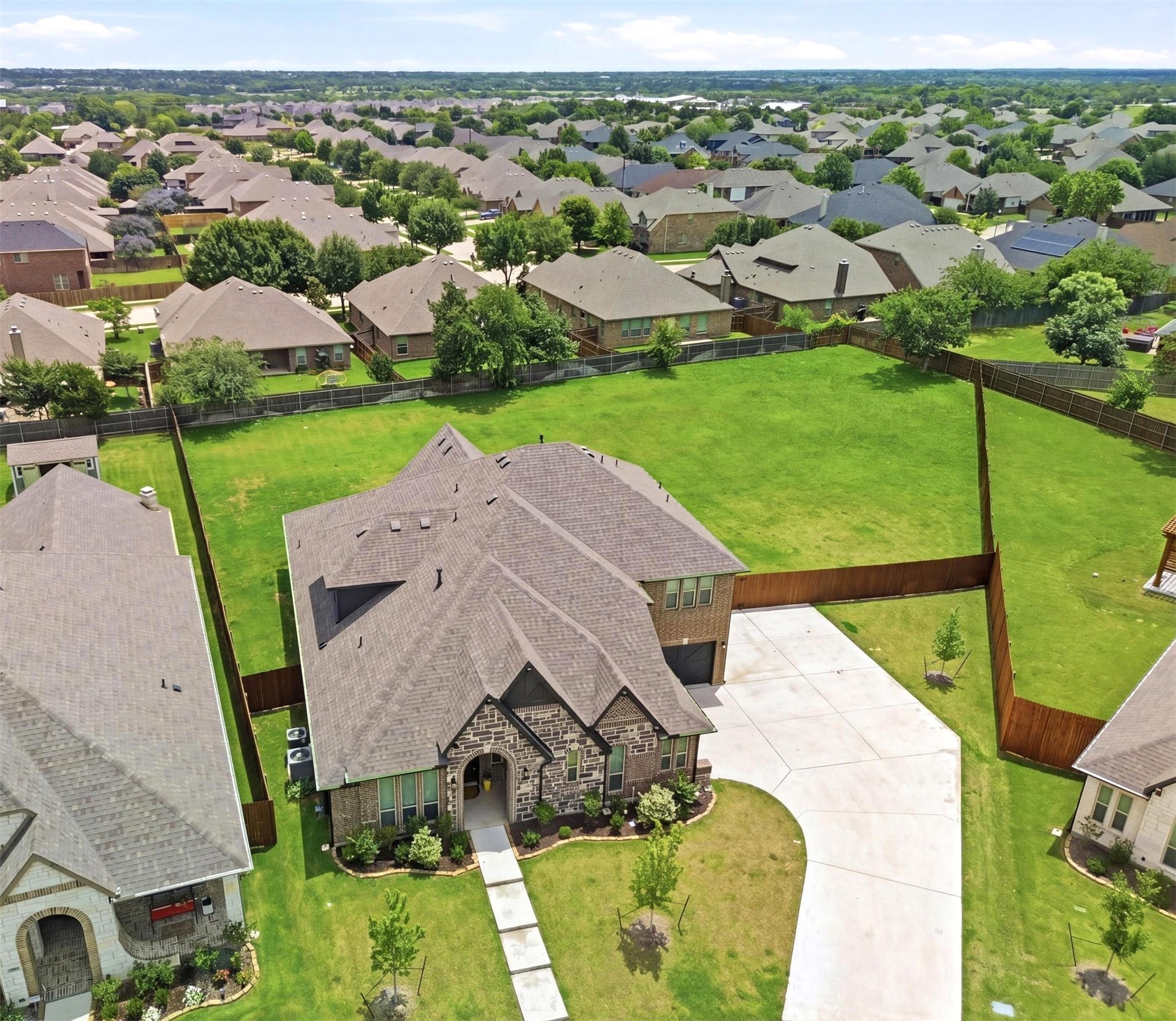 902 S Bluebird Lane Midlothian TX 76065