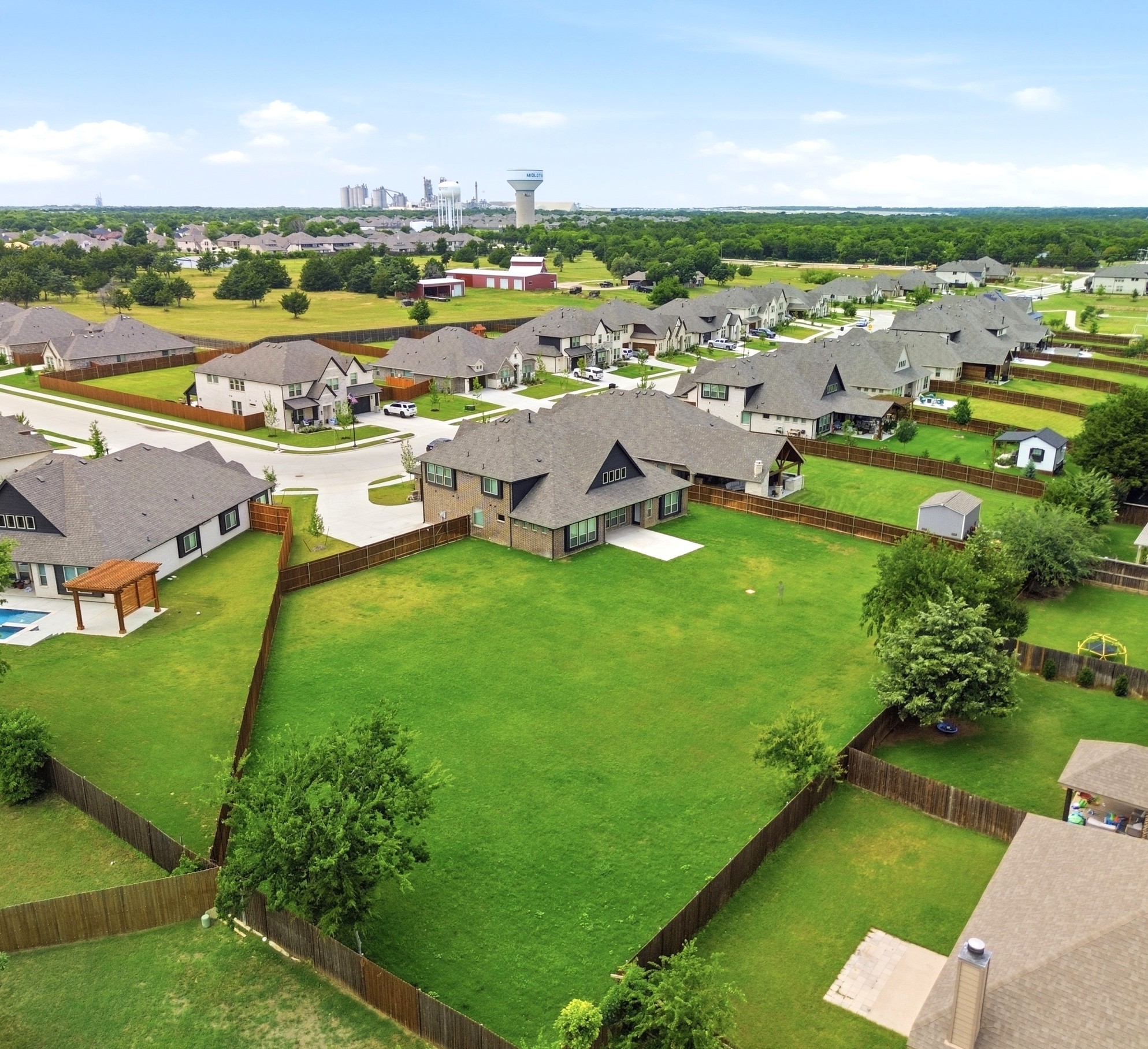 902 S Bluebird Lane Midlothian TX 76065