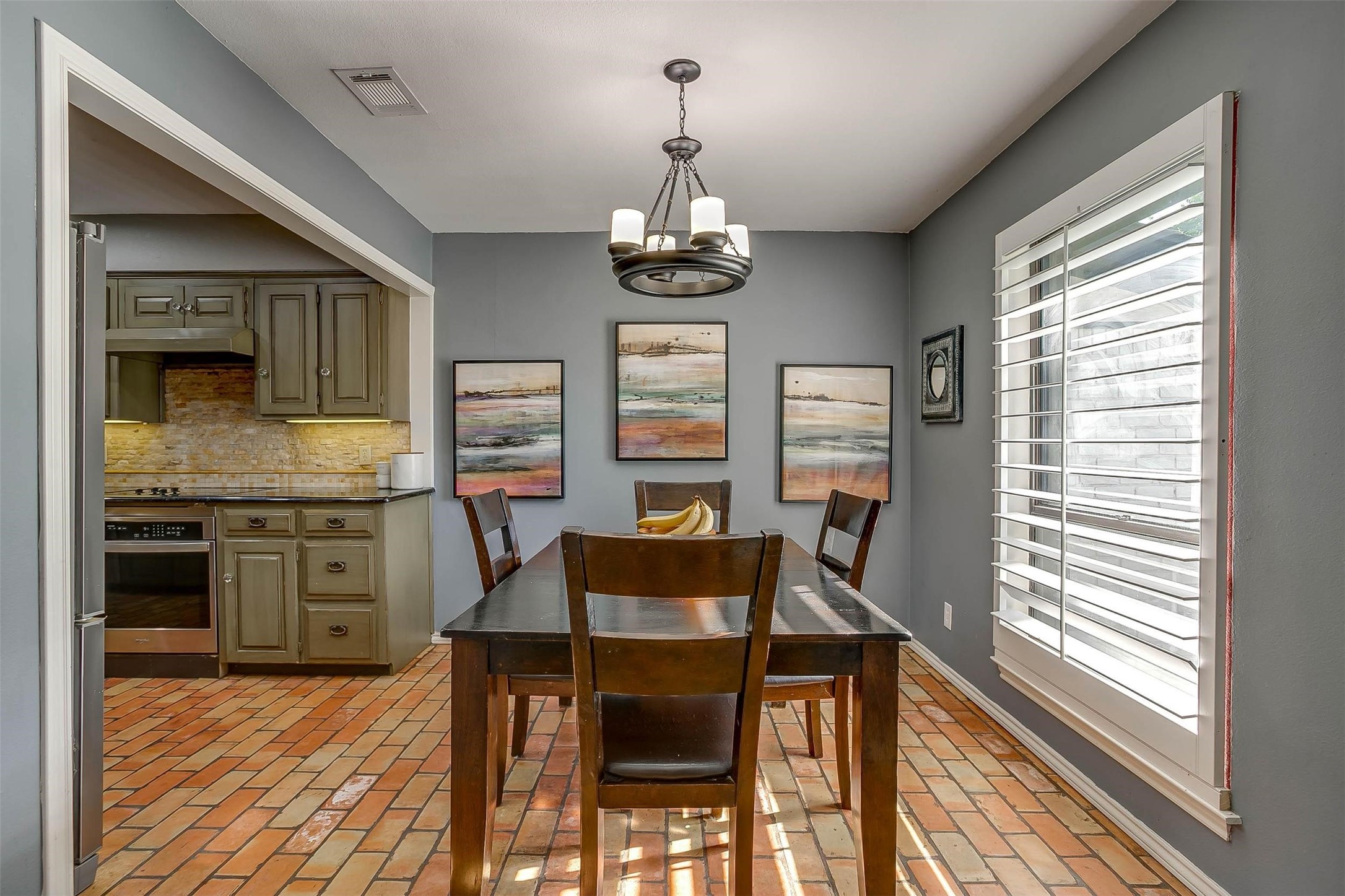 124 Cliffside Drive S Burleson TX 76028