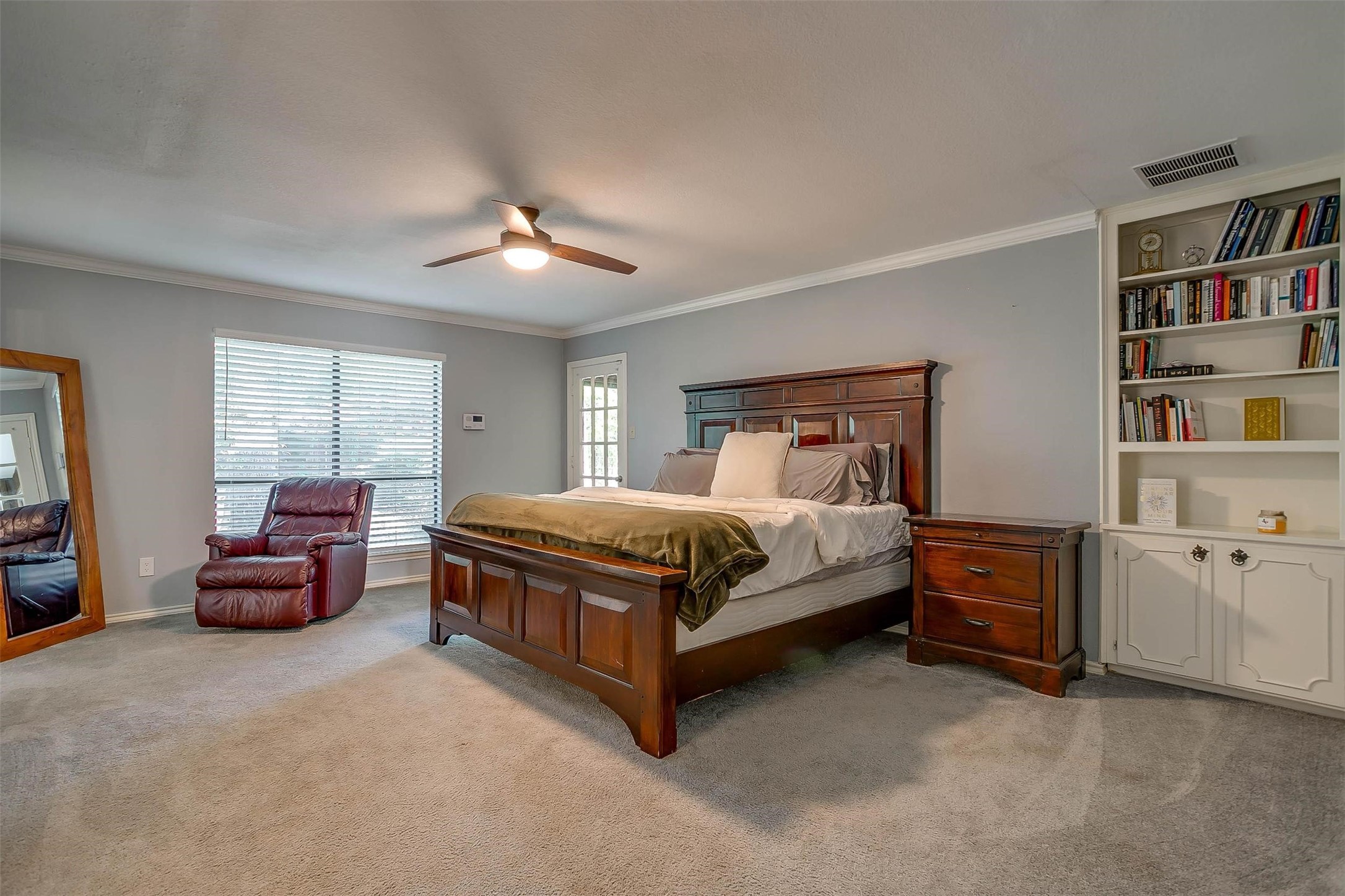 124 Cliffside Drive S Burleson TX 76028