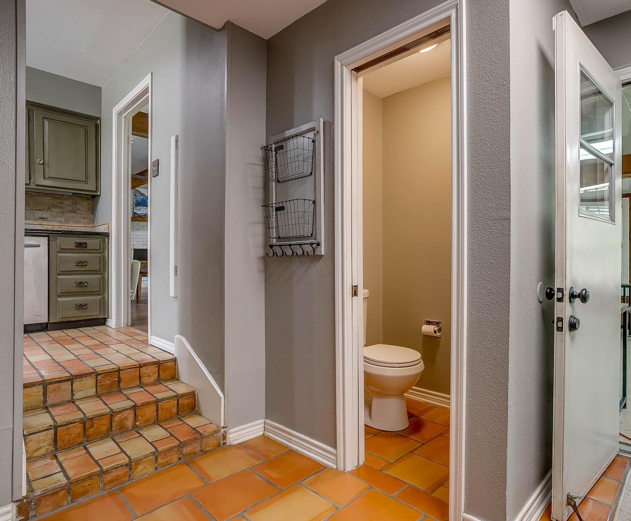 124 Cliffside Drive S Burleson TX 76028