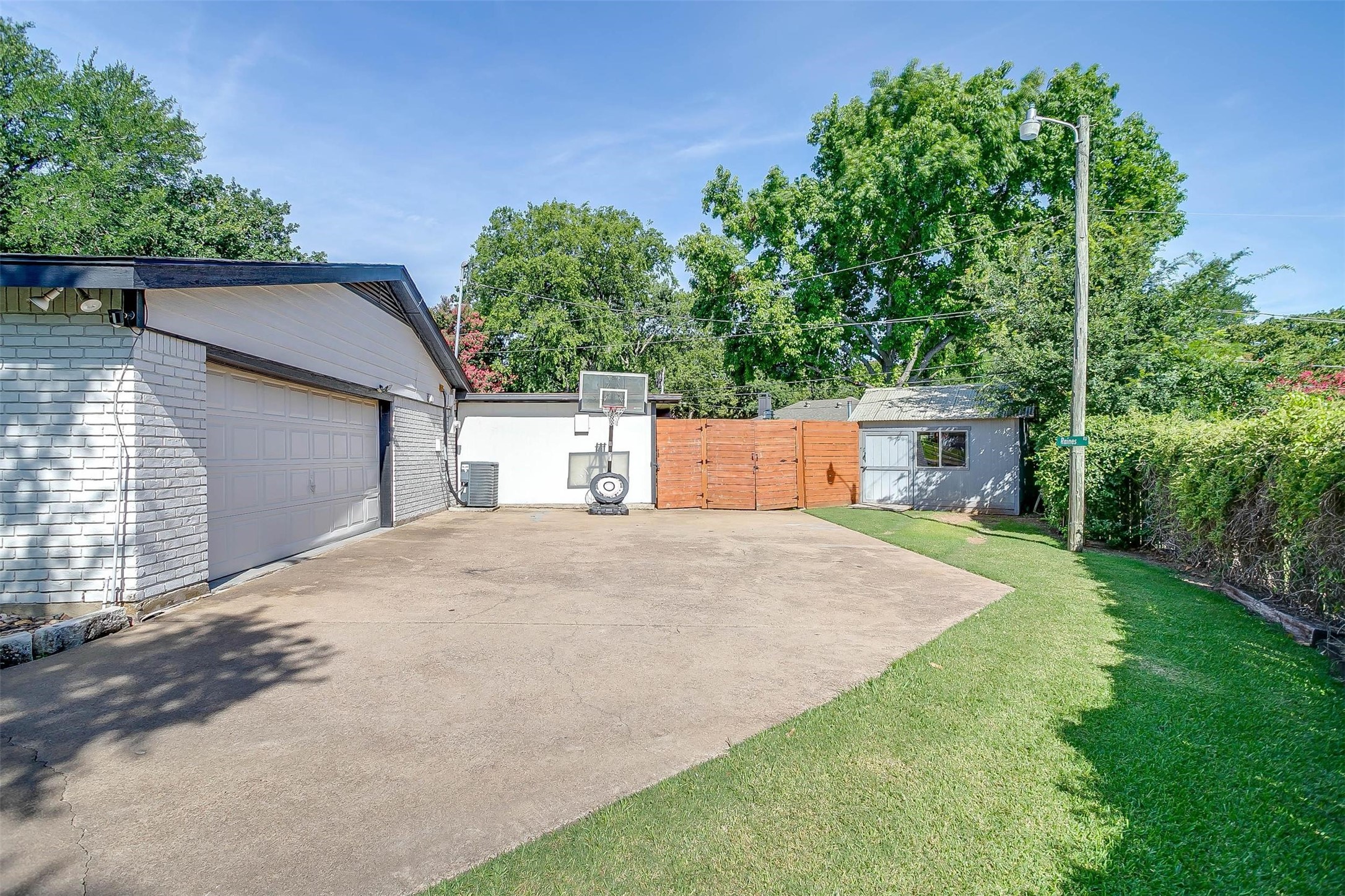 124 Cliffside Drive S Burleson TX 76028