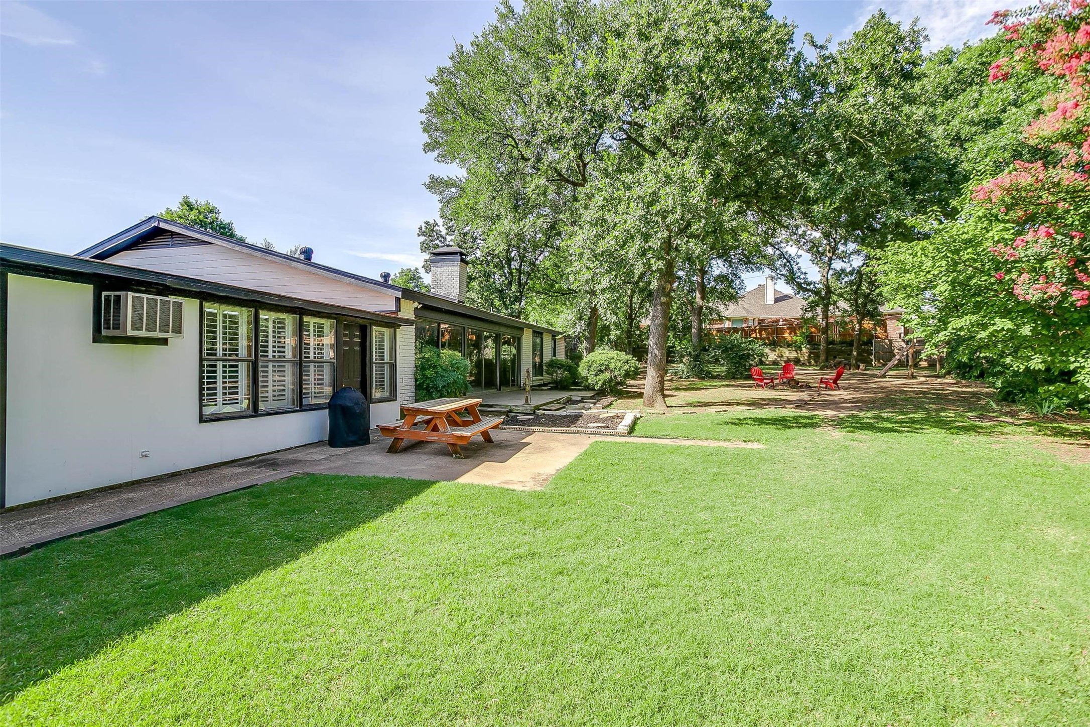 124 Cliffside Drive S Burleson TX 76028