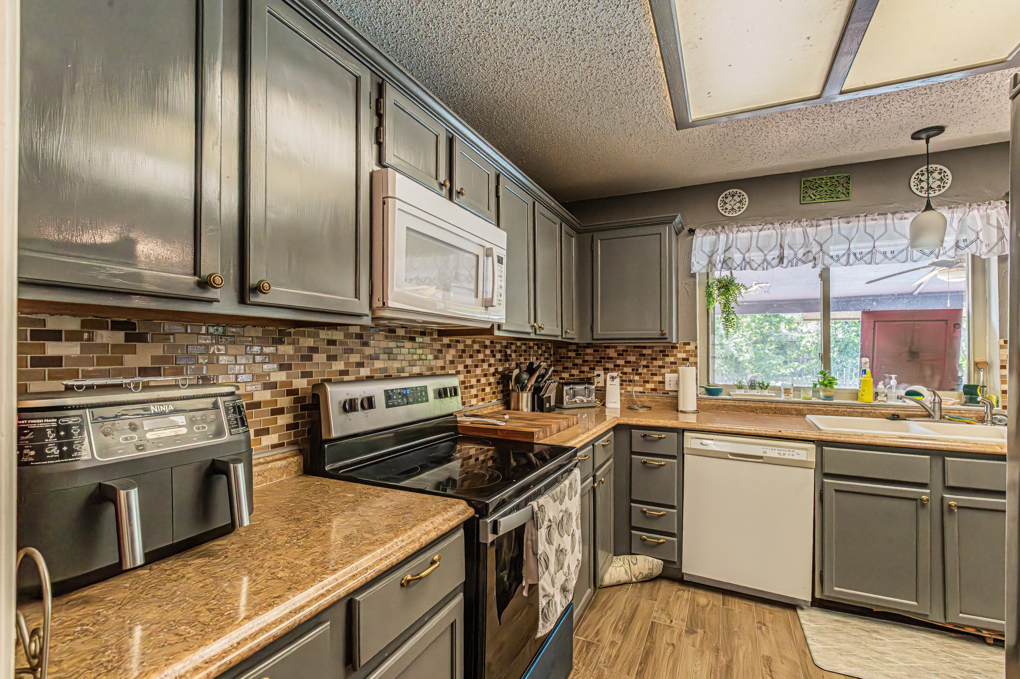 2110 Cold Springs Drive Arlington TX 76017