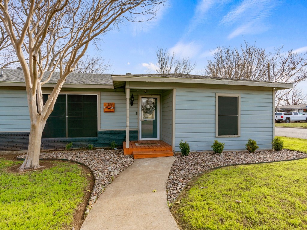 709 Rose Avenue Cleburne TX 76033