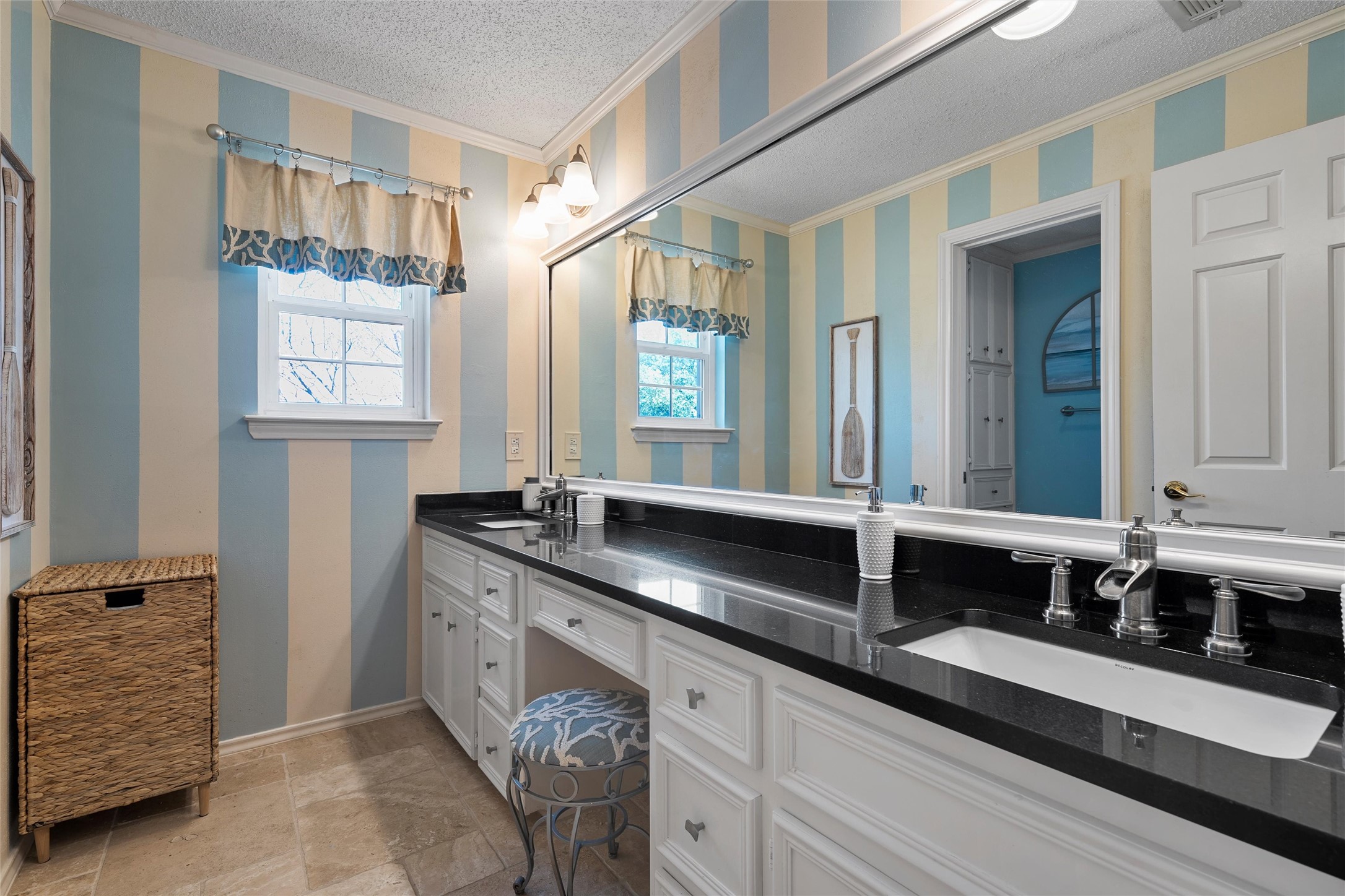 418 Riverview Drive Woodway TX 76712