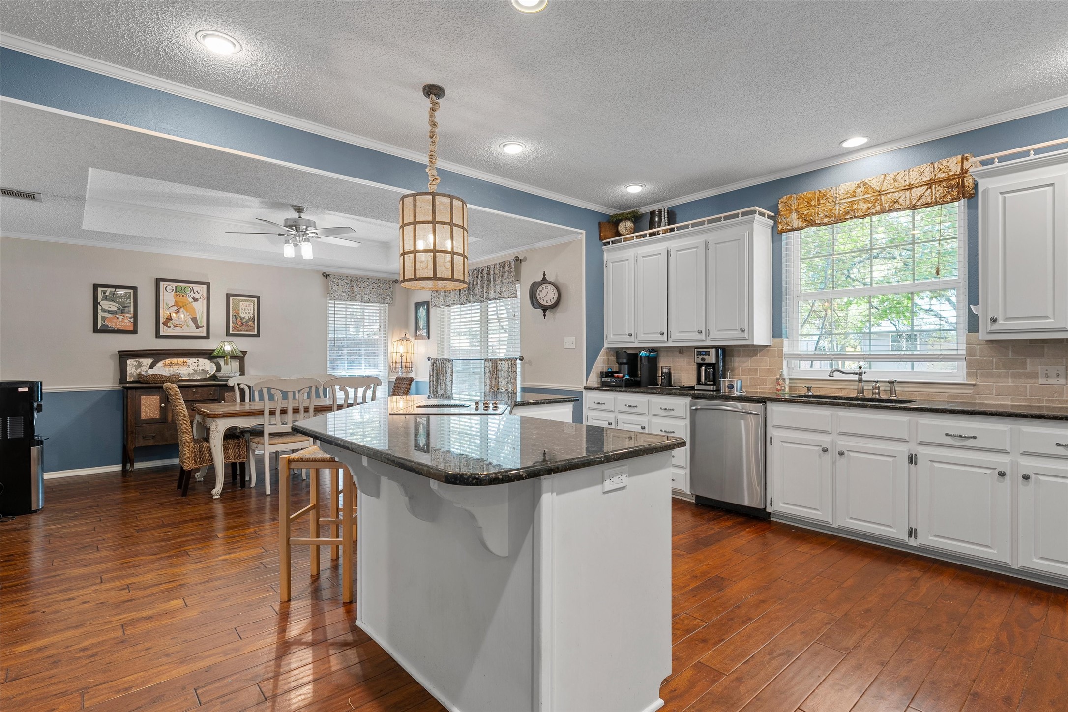 418 Riverview Drive Woodway TX 76712
