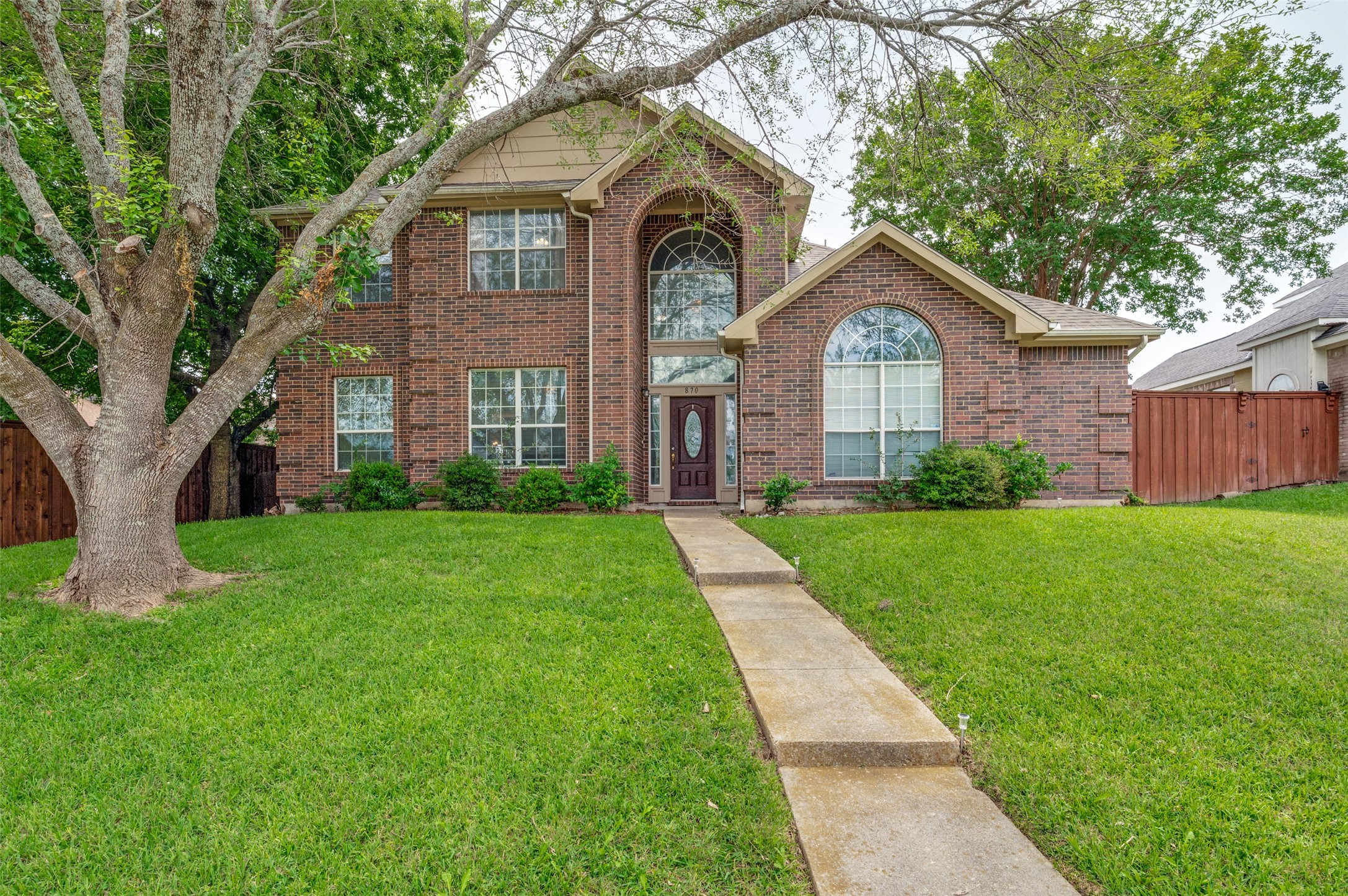 870 Raintree Lane Desoto TX 75115