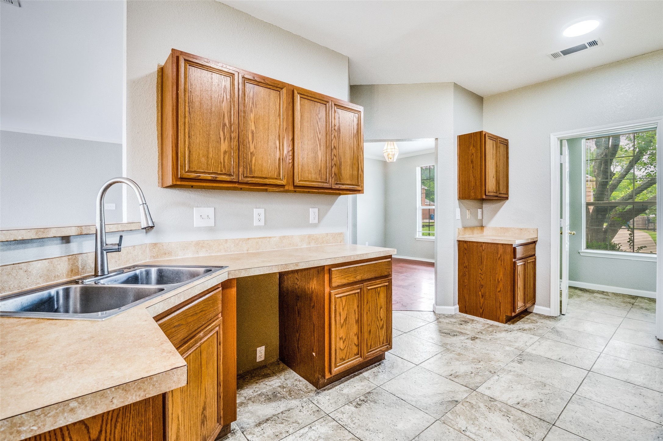 870 Raintree Lane Desoto TX 75115