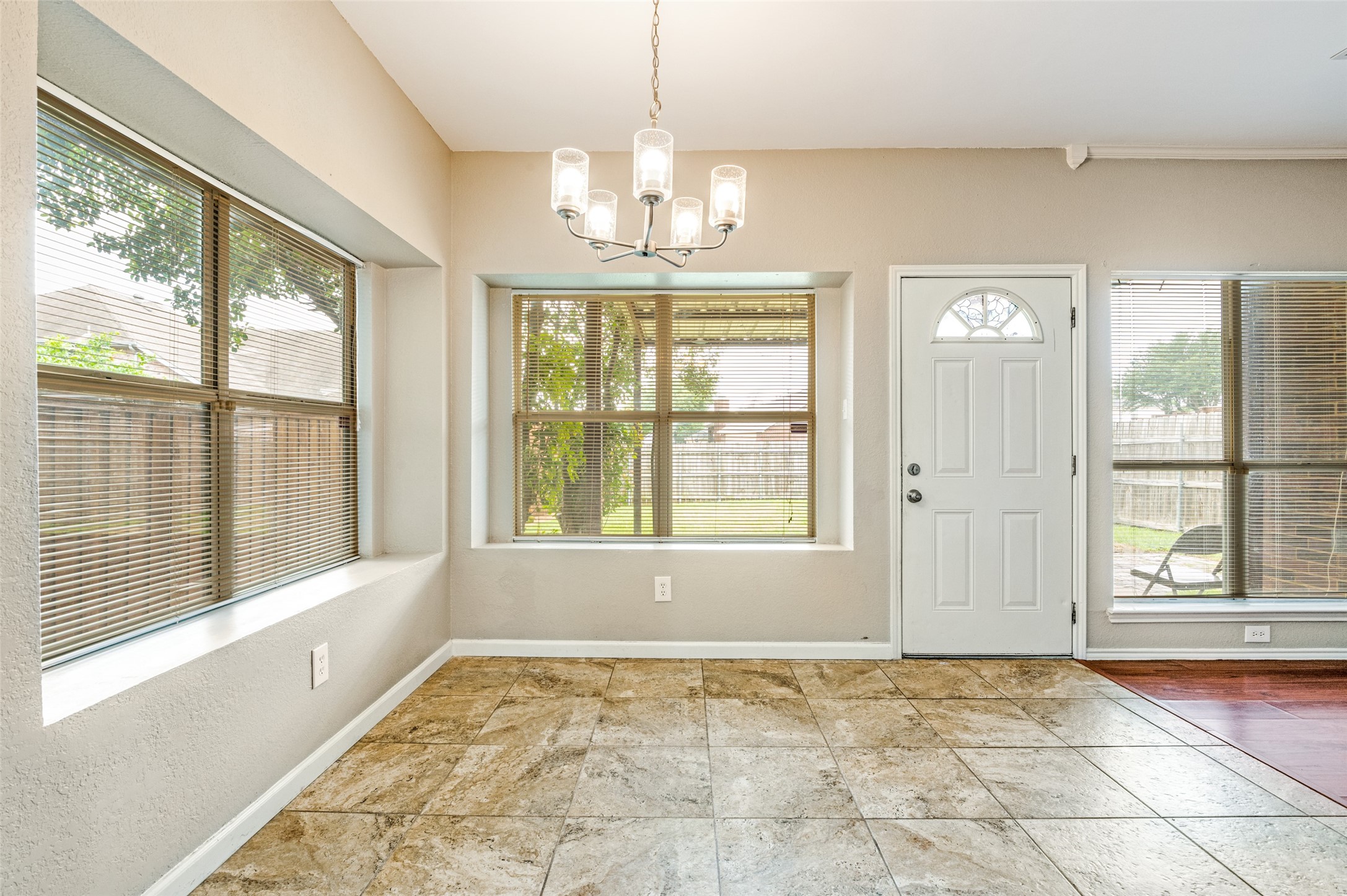 870 Raintree Lane Desoto TX 75115