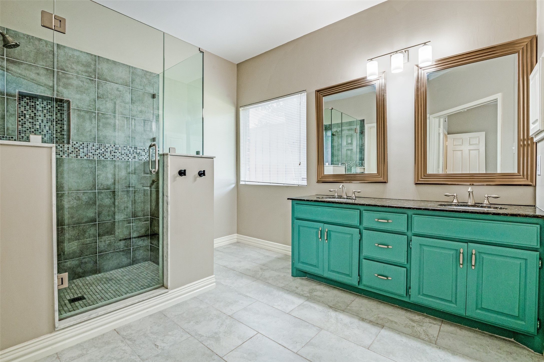 870 Raintree Lane Desoto TX 75115