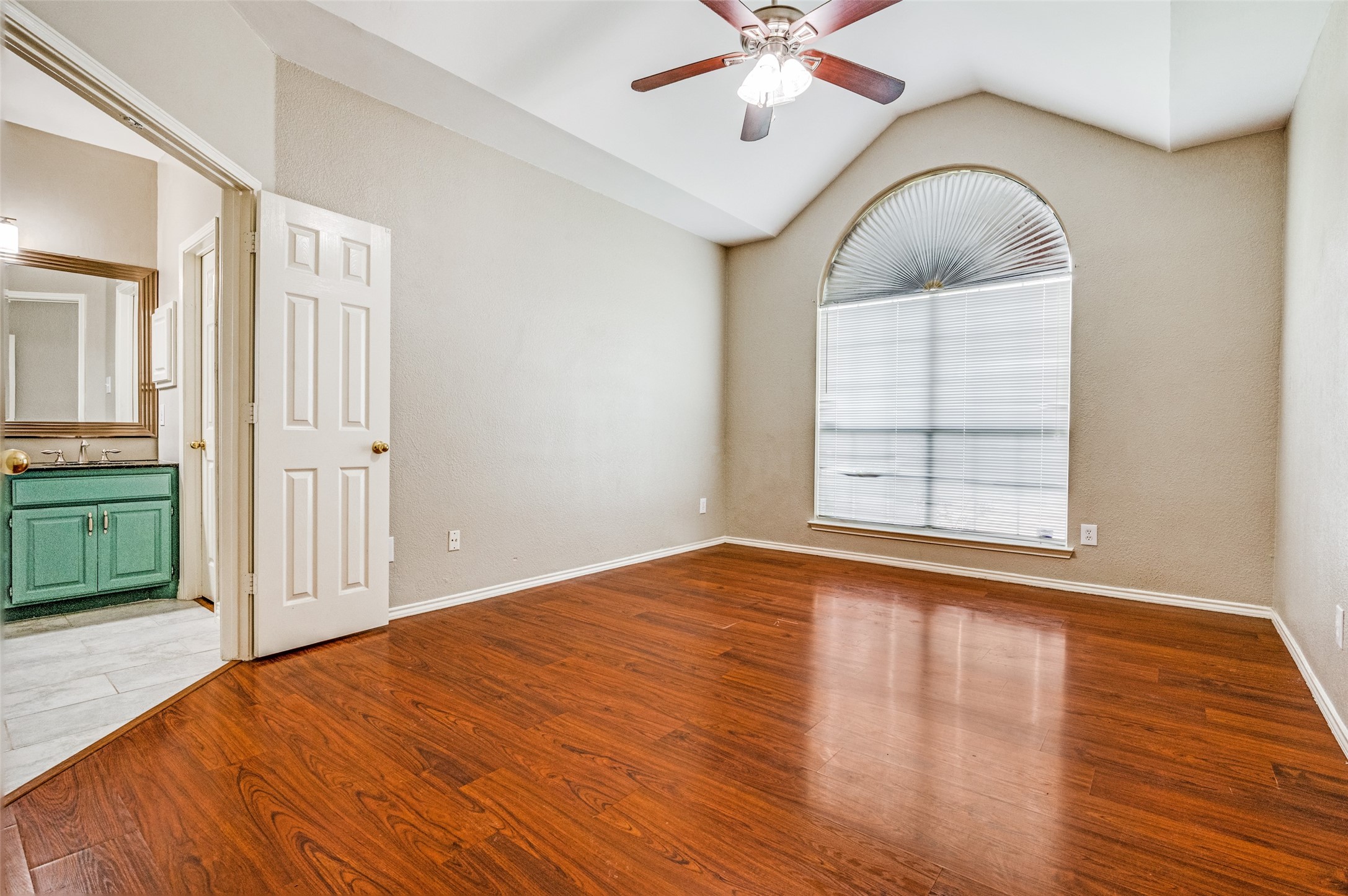 870 Raintree Lane Desoto TX 75115