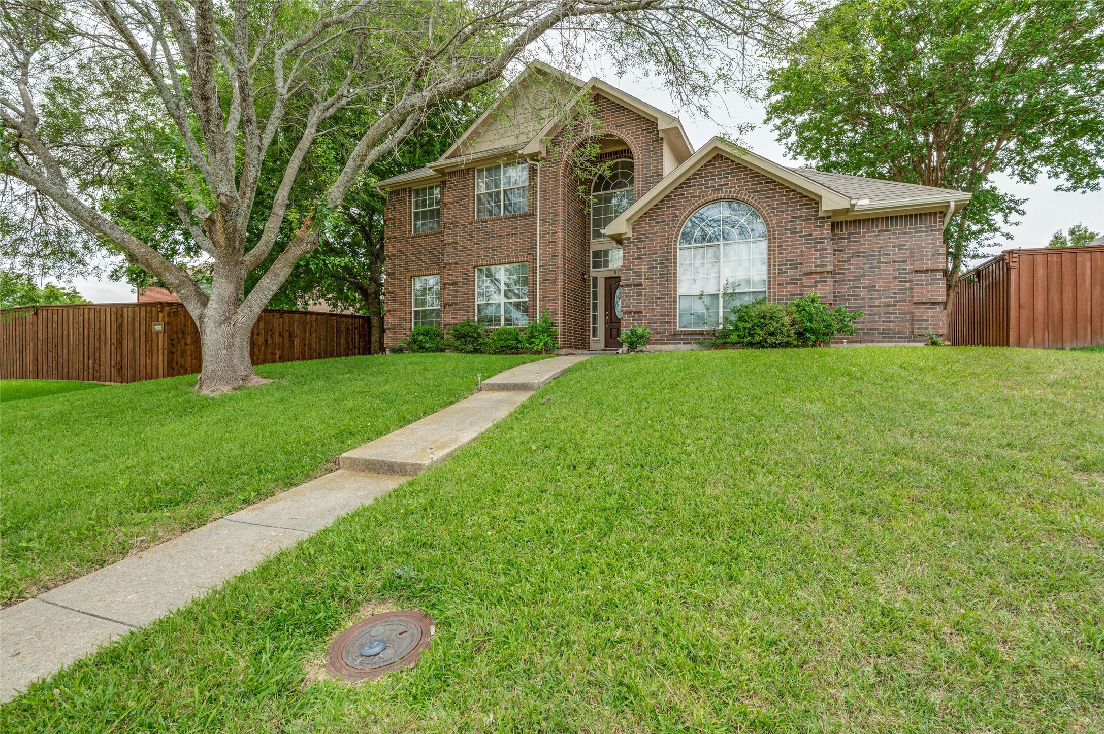 870 Raintree Lane Desoto TX 75115