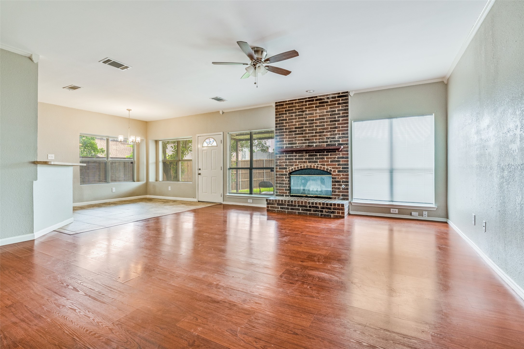 870 Raintree Lane Desoto TX 75115