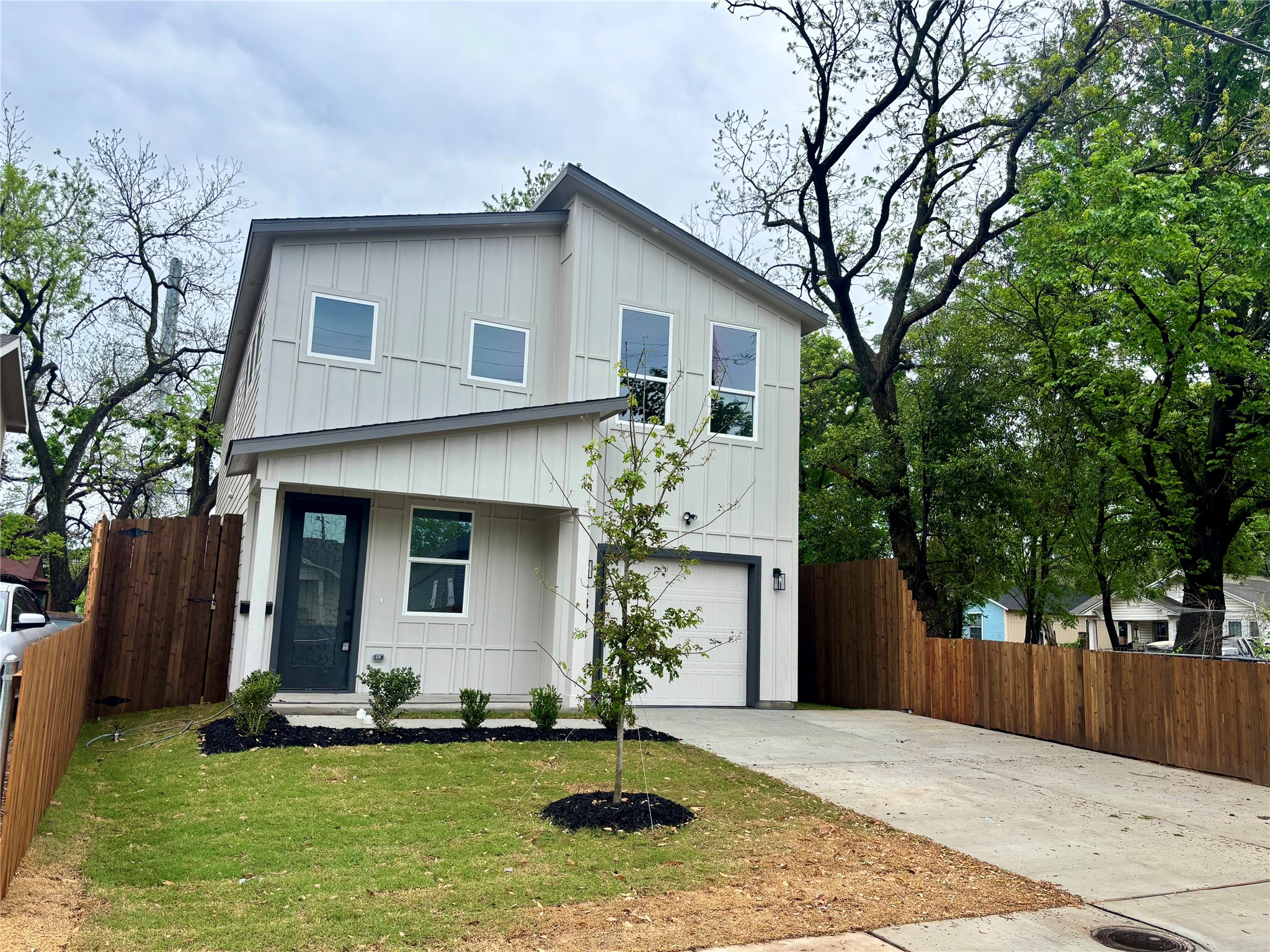 2804 Frost Avenue Dallas TX 75215